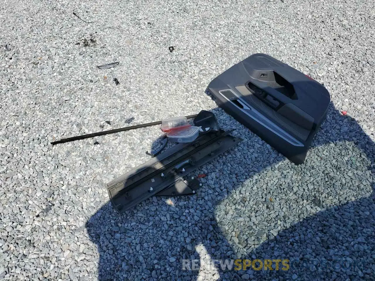 13 Photograph of a damaged car 1V2JC2CA2MC230959 VOLKSWAGEN ATLAS 2021