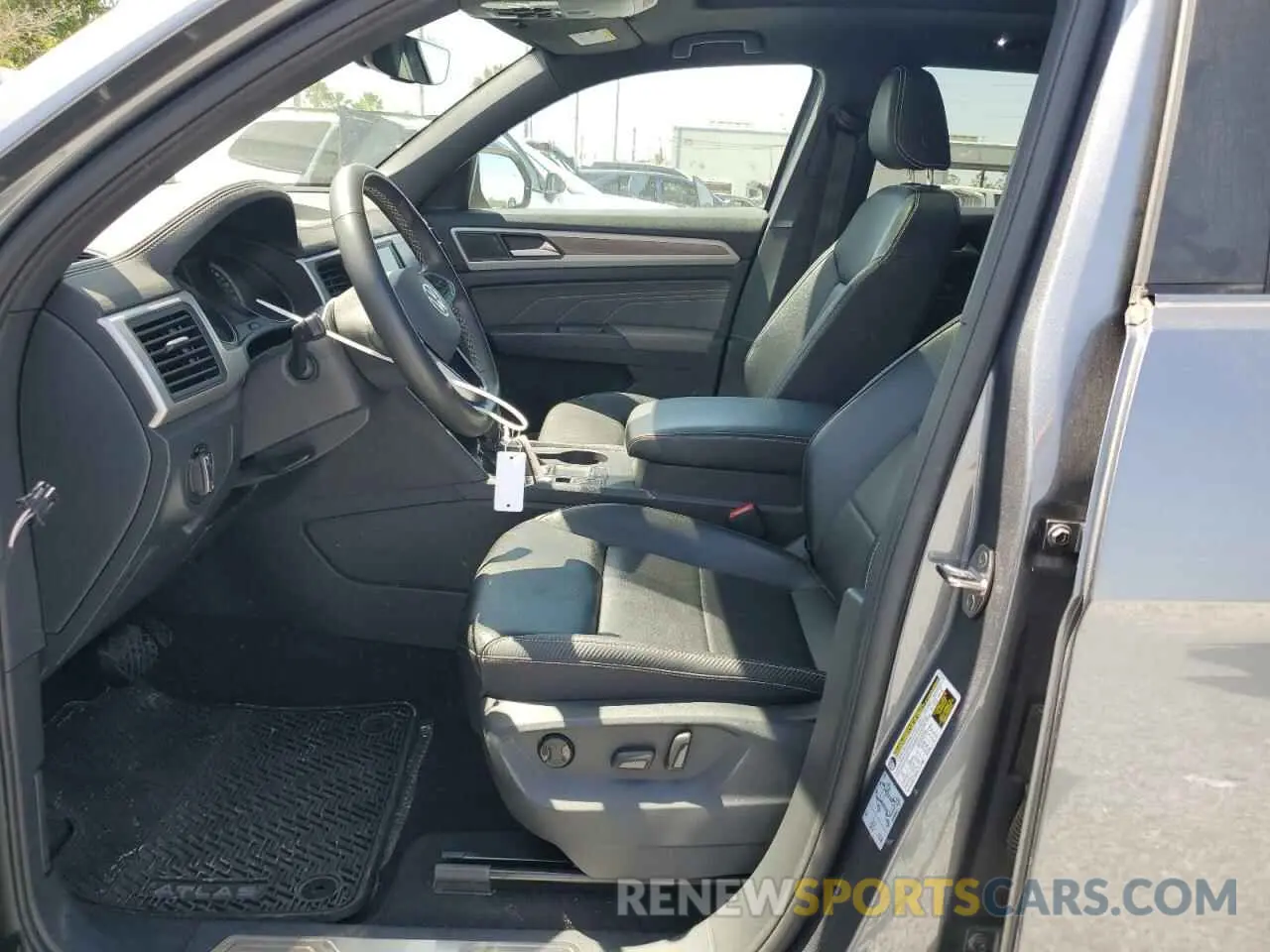 7 Photograph of a damaged car 1V2JC2CA2MC230959 VOLKSWAGEN ATLAS 2021