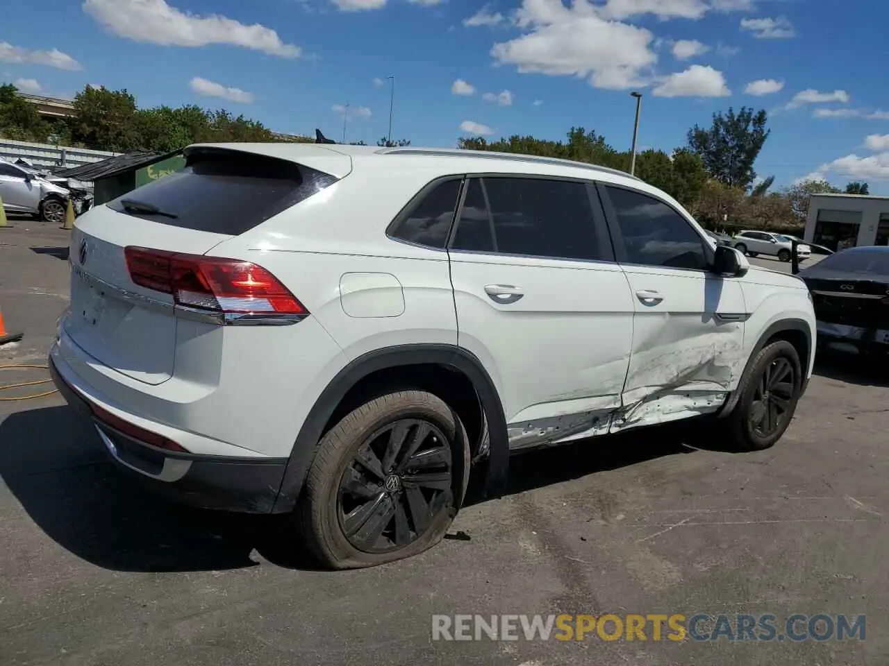 3 Photograph of a damaged car 1V2JC2CA9MC221417 VOLKSWAGEN ATLAS 2021