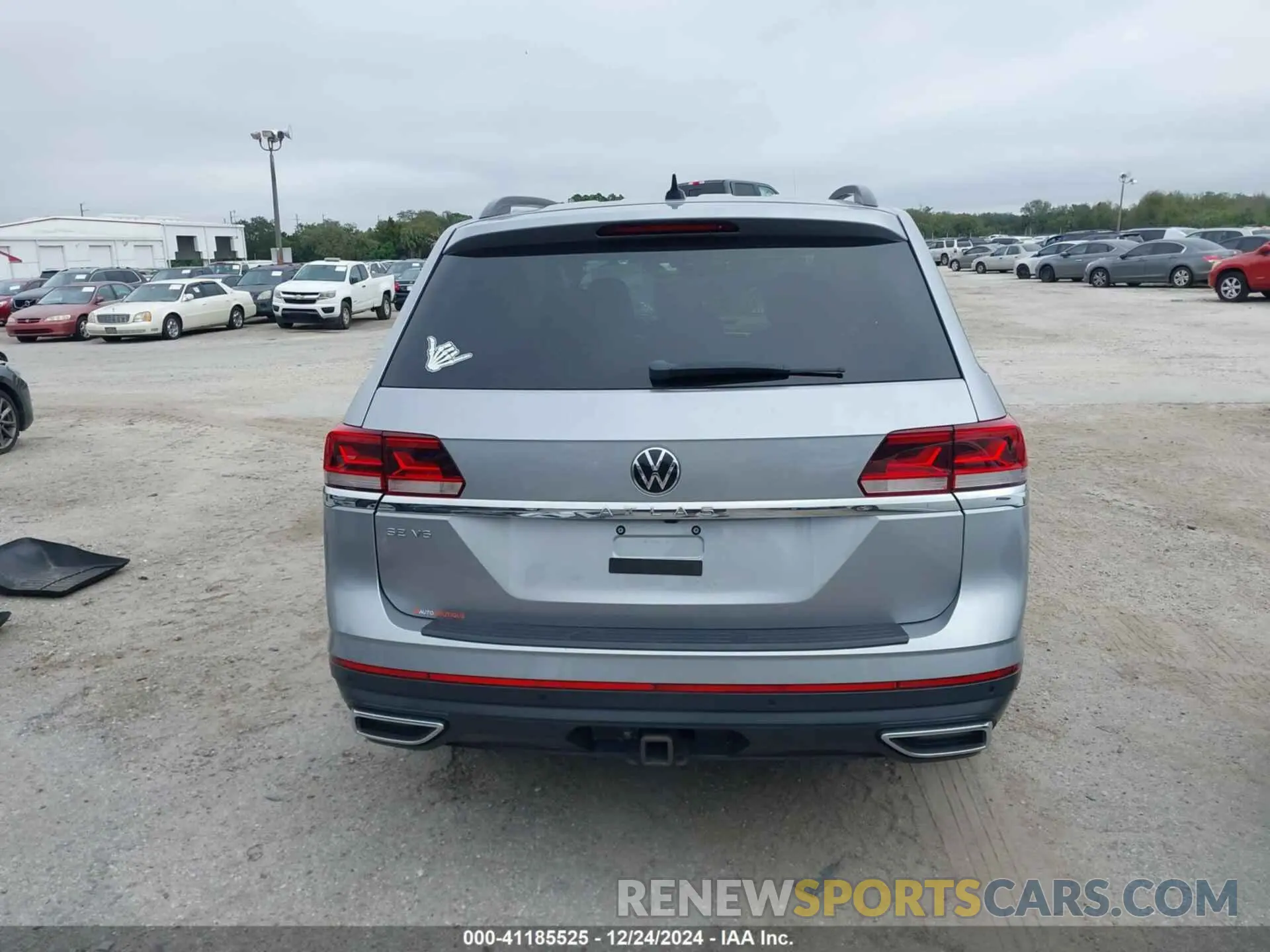 17 Photograph of a damaged car 1V2JR2CA7MC556268 VOLKSWAGEN ATLAS 2021