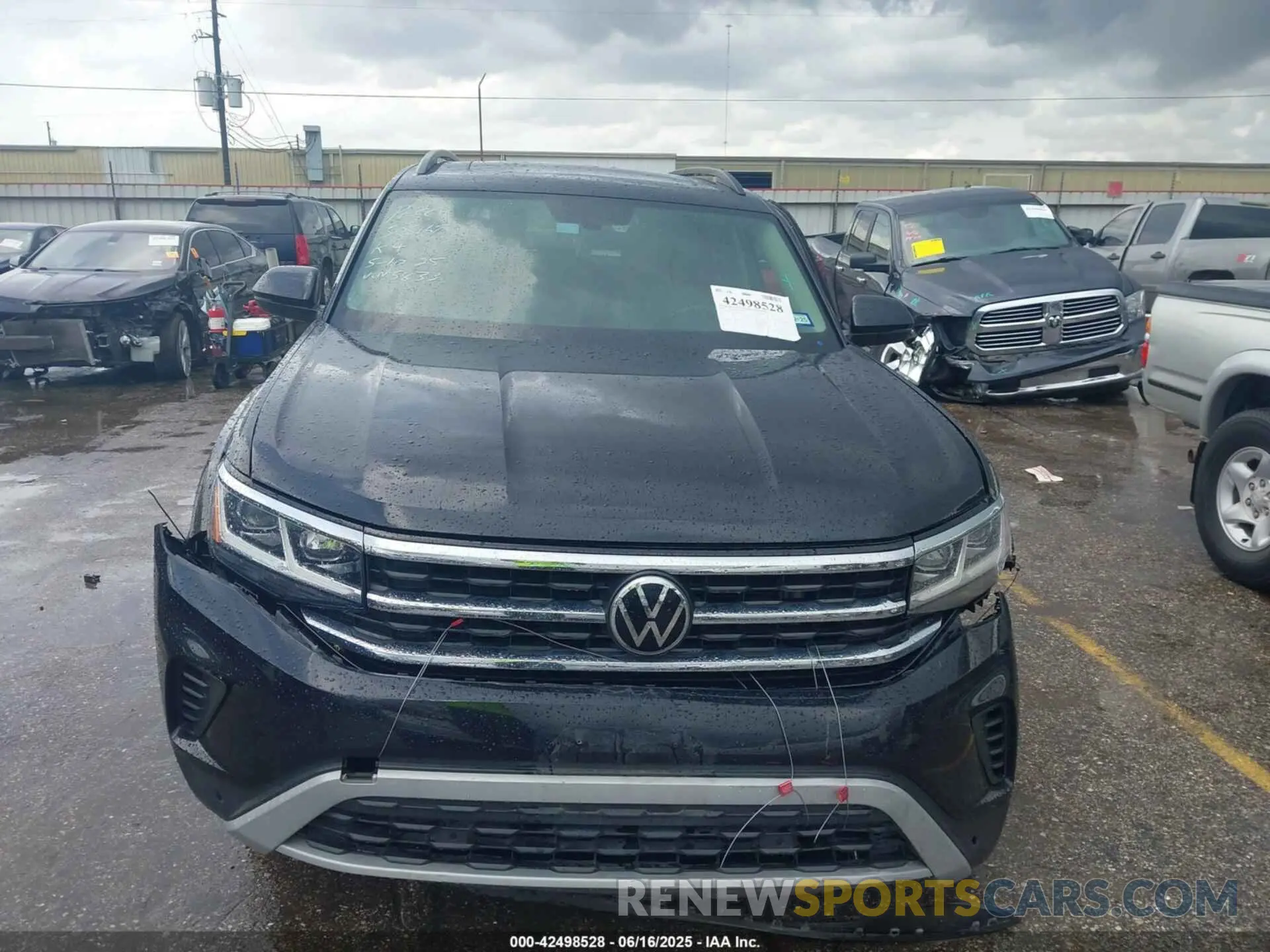 12 Photograph of a damaged car 1V2JR2CA9MC595833 VOLKSWAGEN ATLAS 2021