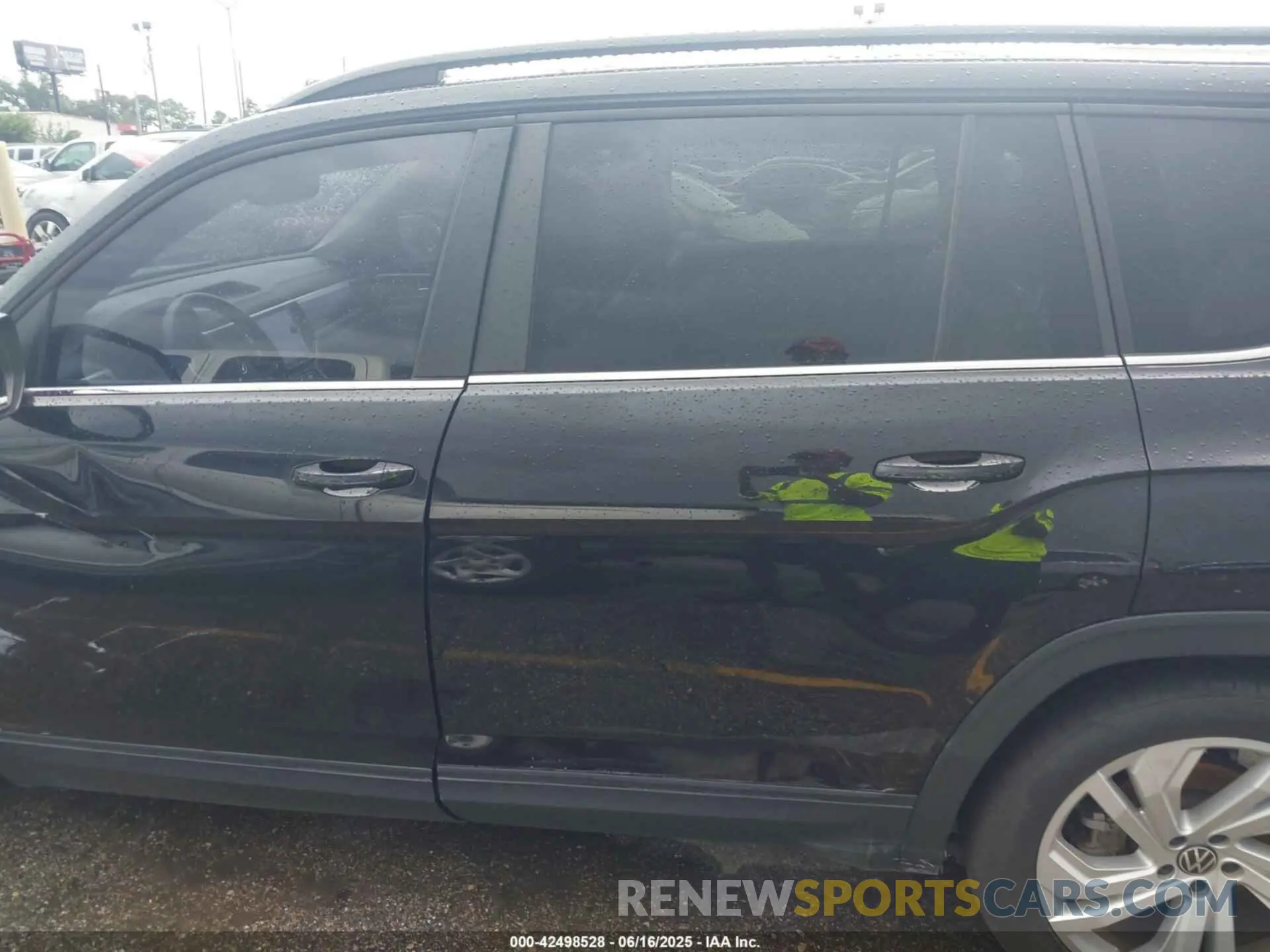 14 Photograph of a damaged car 1V2JR2CA9MC595833 VOLKSWAGEN ATLAS 2021