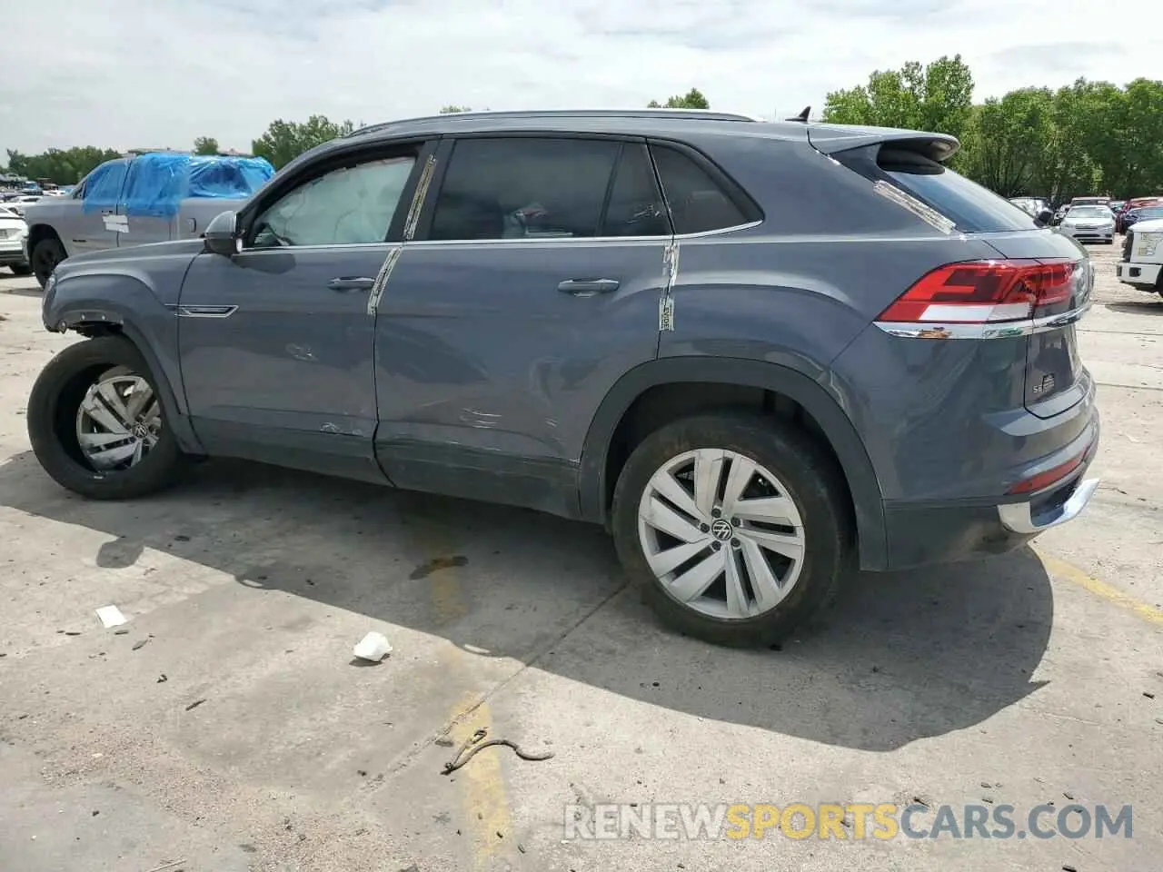 2 Photograph of a damaged car 1V2KC2CA1MC239818 VOLKSWAGEN ATLAS 2021