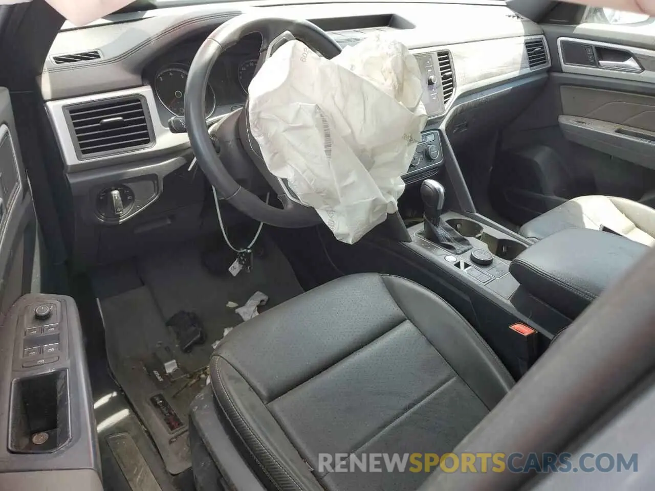 8 Photograph of a damaged car 1V2KC2CA1MC239818 VOLKSWAGEN ATLAS 2021