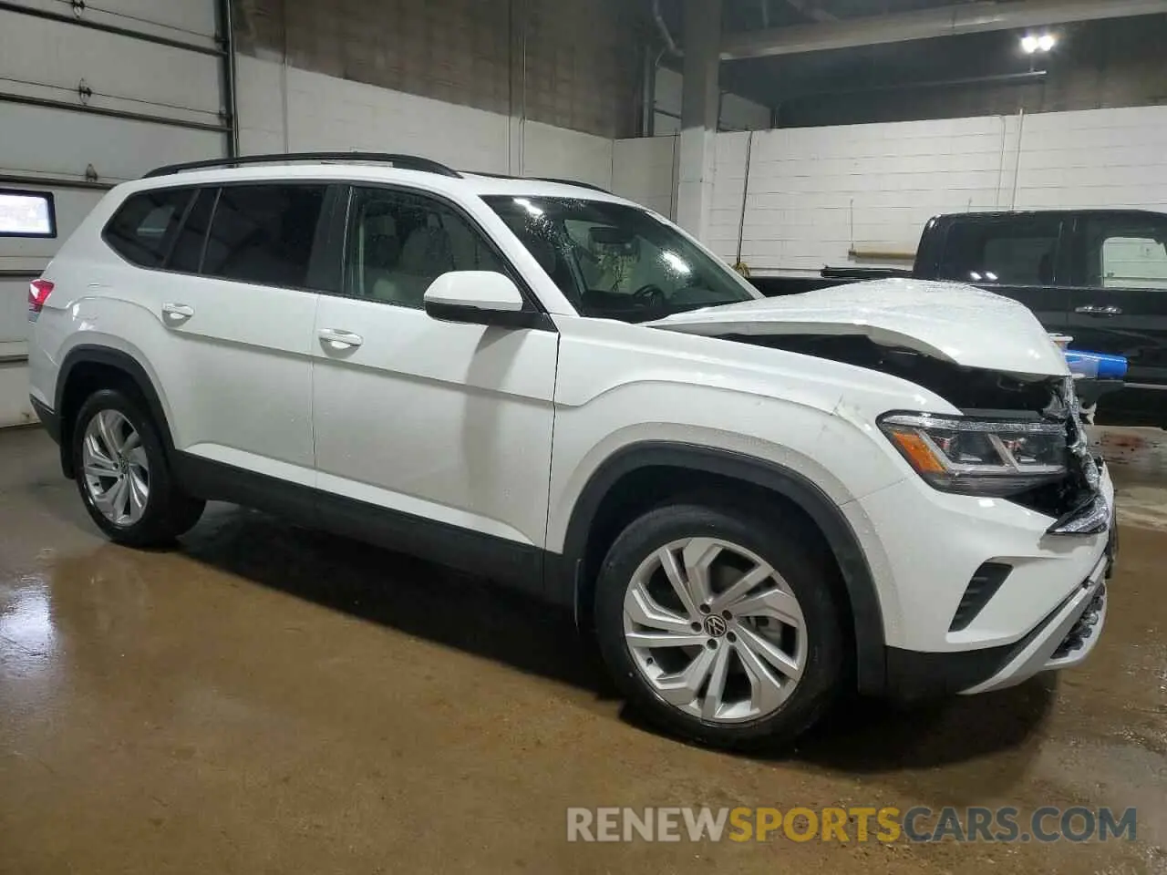 4 Photograph of a damaged car 1V2KR2CA2MC546509 VOLKSWAGEN ATLAS 2021