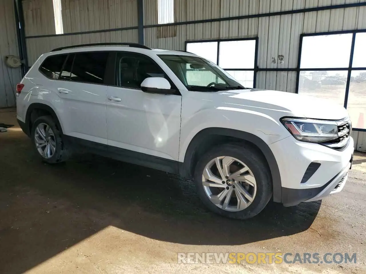 4 Photograph of a damaged car 1V2KR2CA4MC501796 VOLKSWAGEN ATLAS 2021