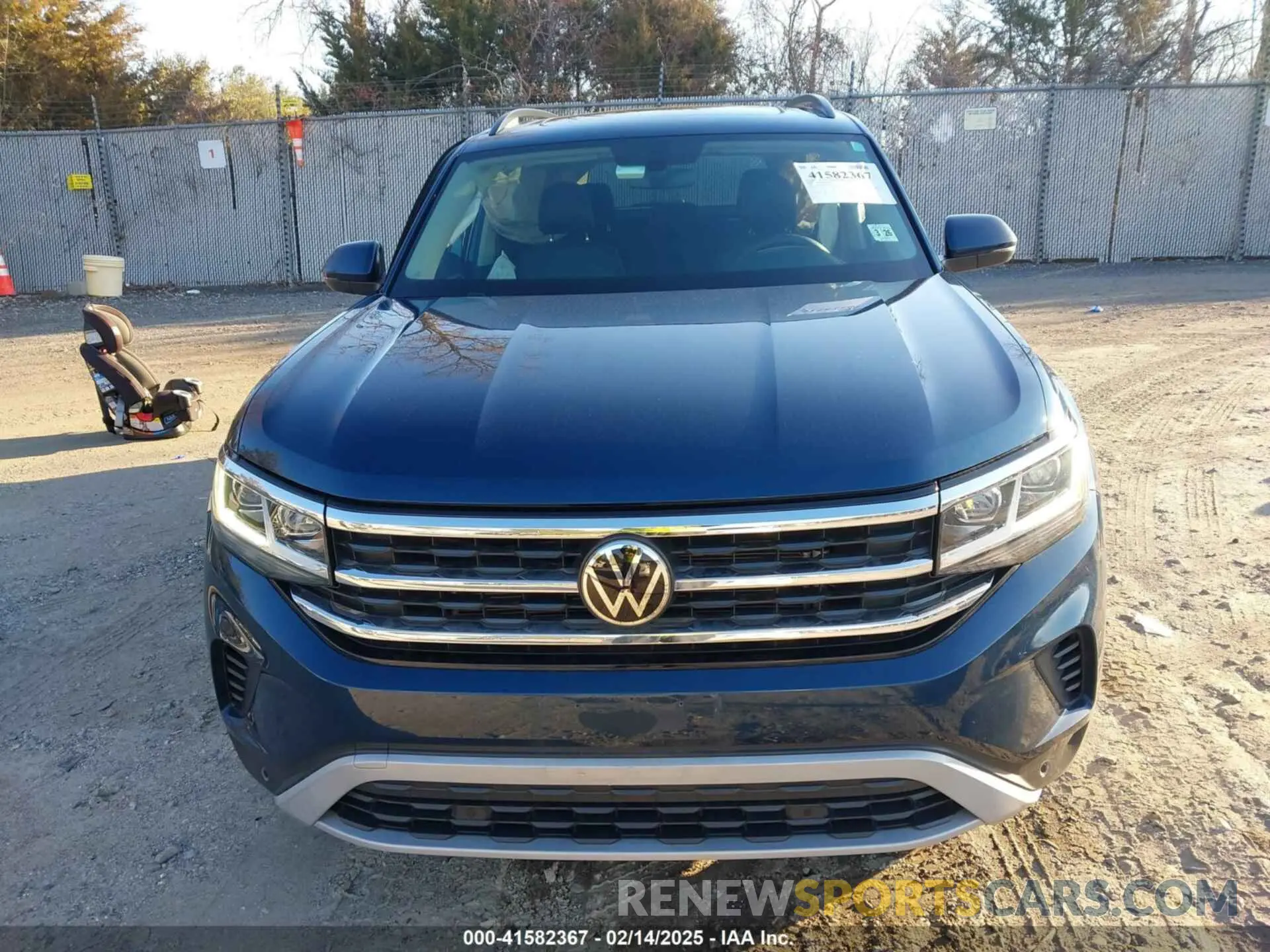 11 Photograph of a damaged car 1V2KR2CA6MC564513 VOLKSWAGEN ATLAS 2021