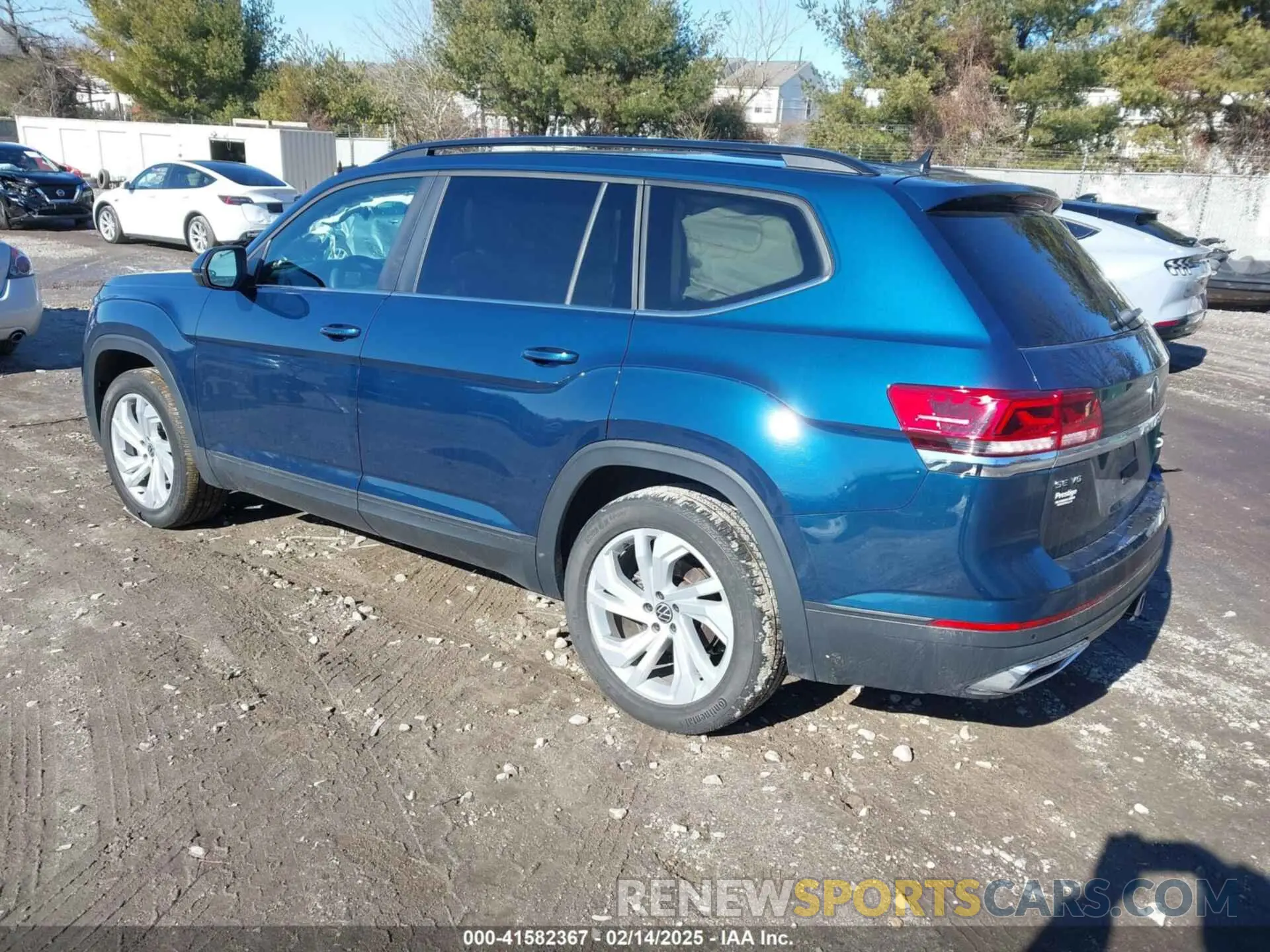 3 Photograph of a damaged car 1V2KR2CA6MC564513 VOLKSWAGEN ATLAS 2021
