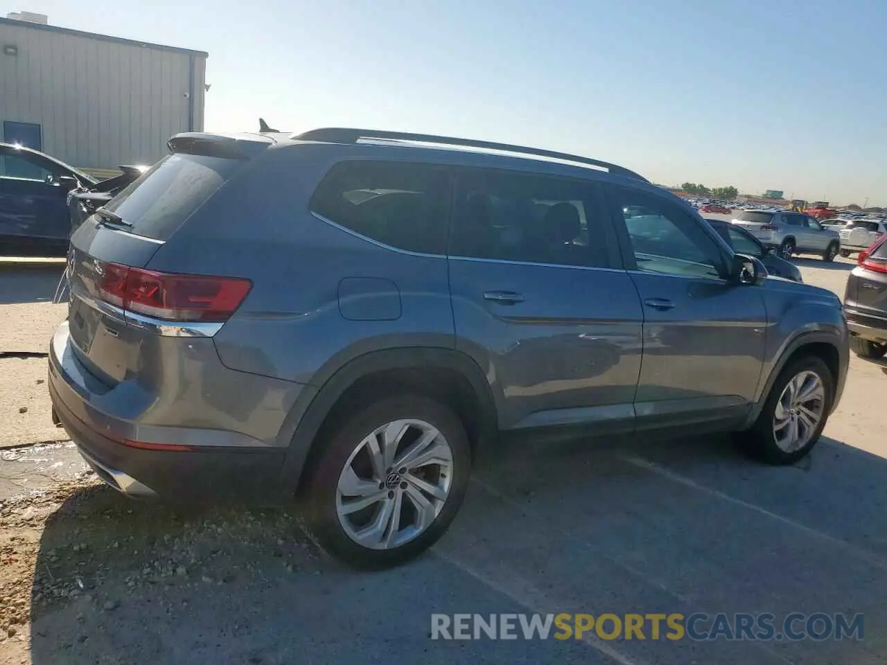 3 Photograph of a damaged car 1V2KR2CA7MC535814 VOLKSWAGEN ATLAS 2021