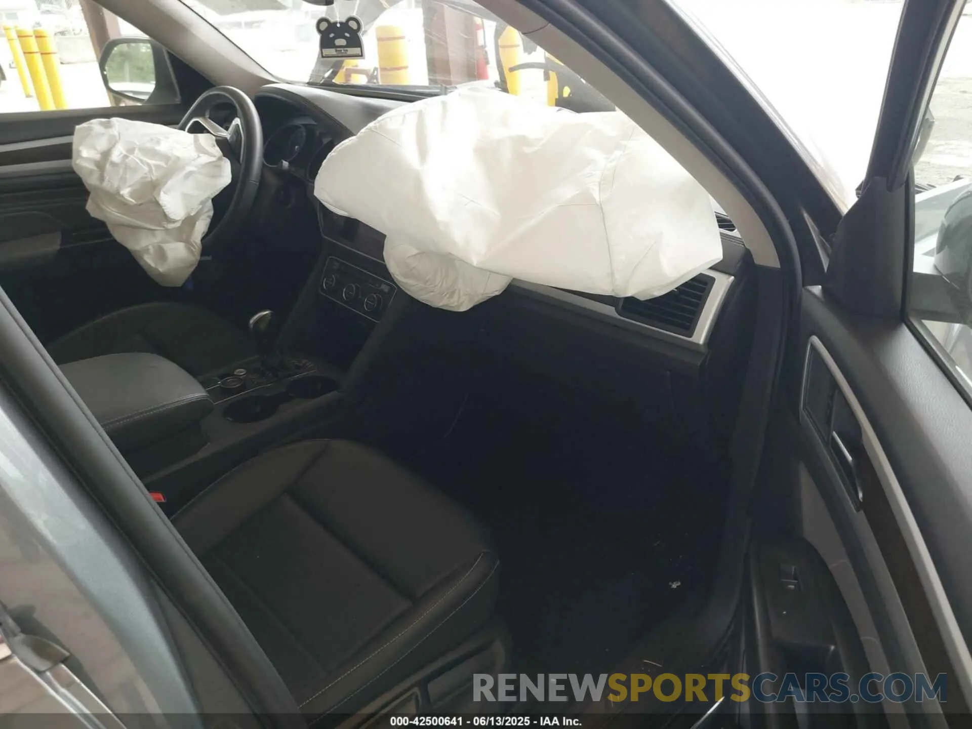 5 Photograph of a damaged car 1V2KR2CA9MC536446 VOLKSWAGEN ATLAS 2021