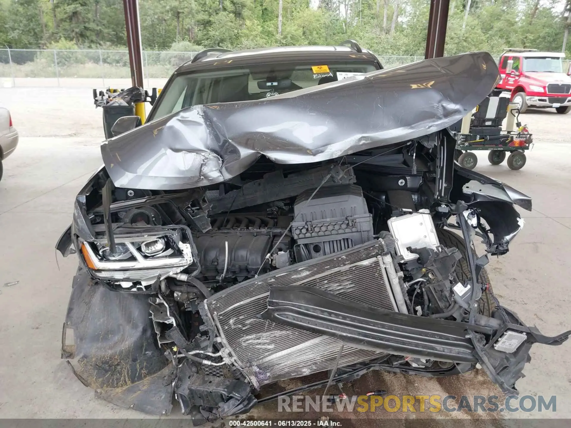 6 Photograph of a damaged car 1V2KR2CA9MC536446 VOLKSWAGEN ATLAS 2021