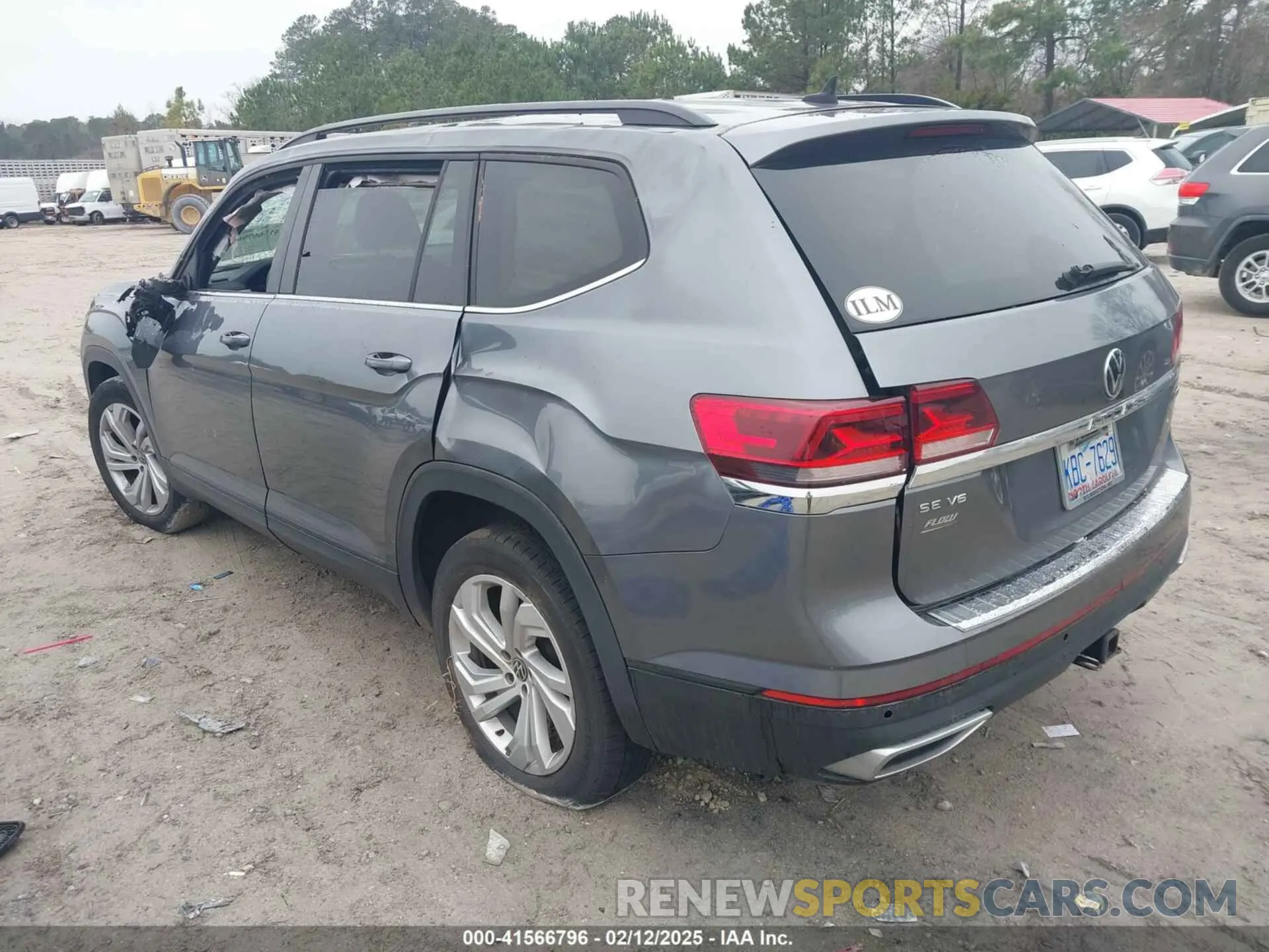 3 Photograph of a damaged car 1V2KR2CAXMC513192 VOLKSWAGEN ATLAS 2021