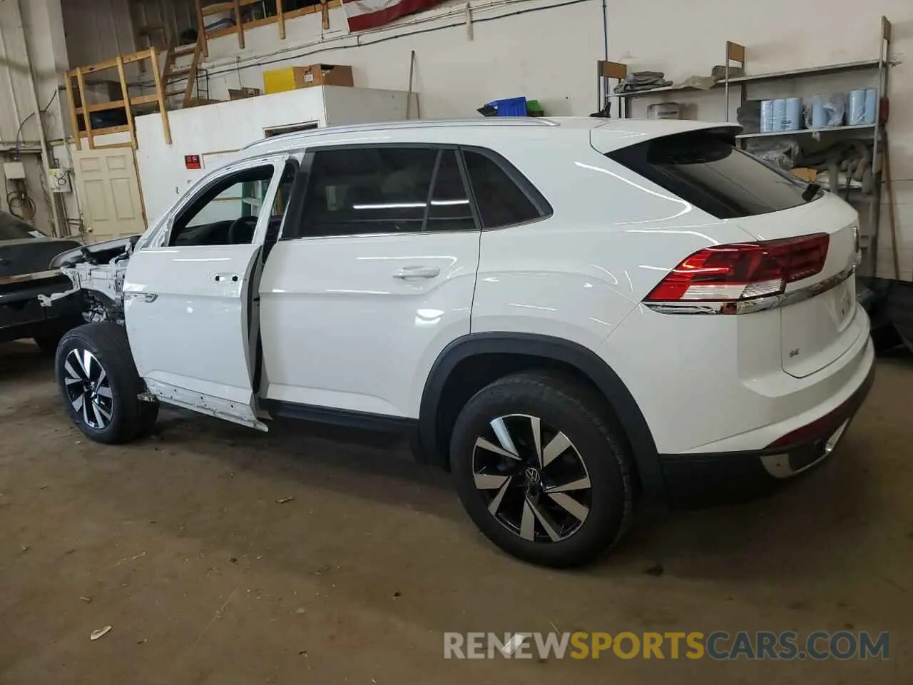 2 Photograph of a damaged car 1V2LC2CA0MC241659 VOLKSWAGEN ATLAS 2021