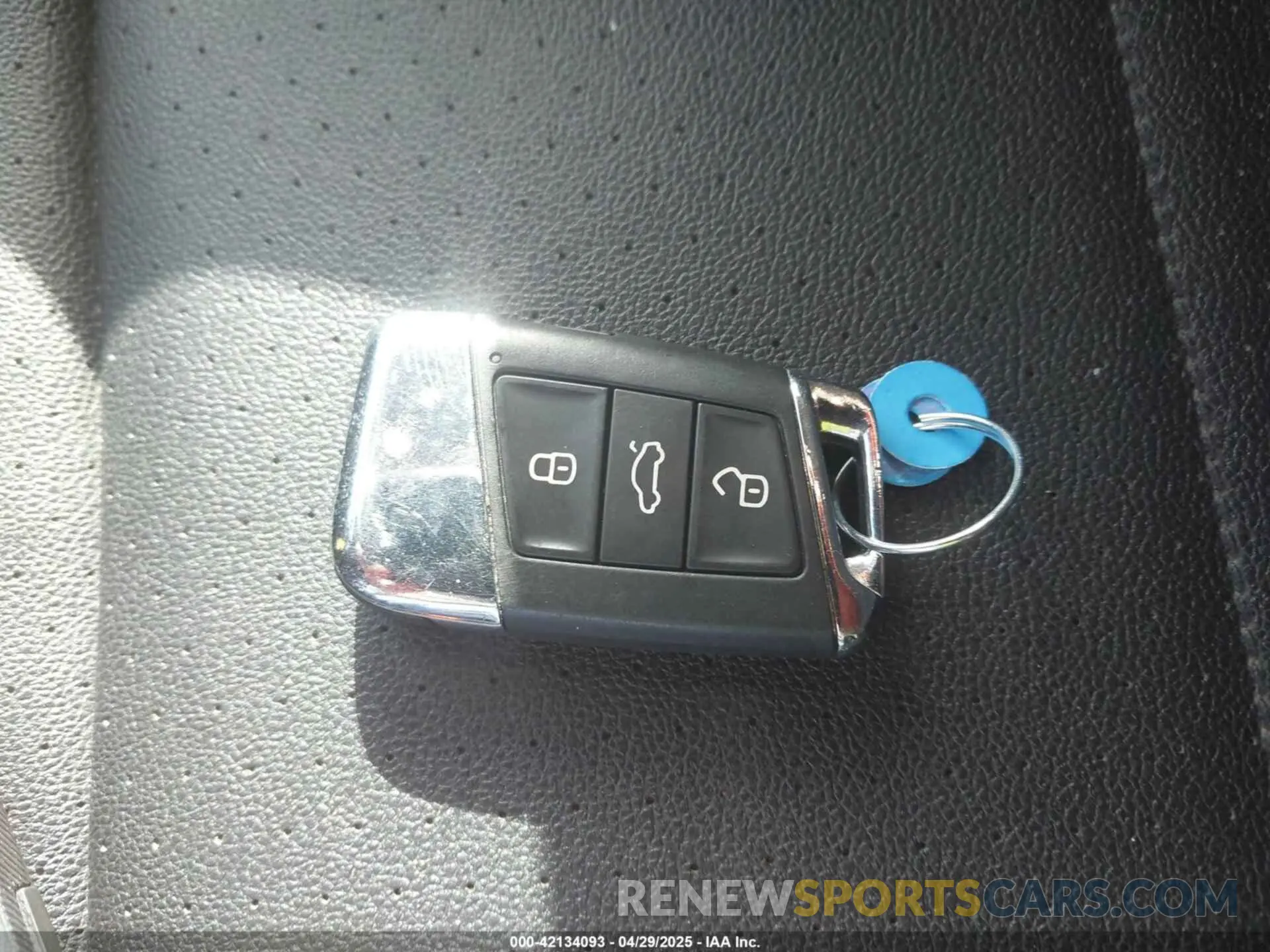 11 Photograph of a damaged car 1V2LP2CA1MC538847 VOLKSWAGEN ATLAS 2021