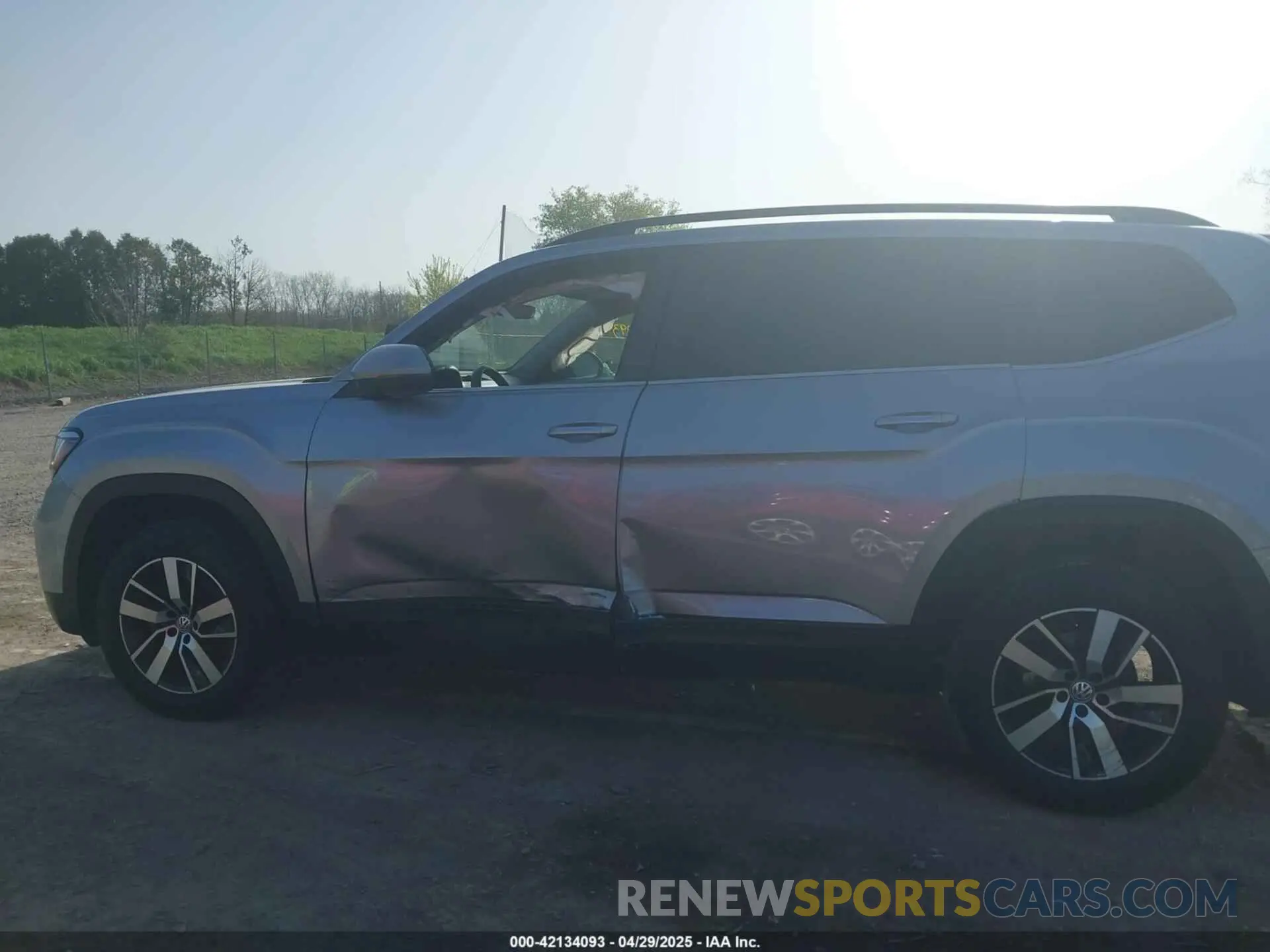 14 Photograph of a damaged car 1V2LP2CA1MC538847 VOLKSWAGEN ATLAS 2021