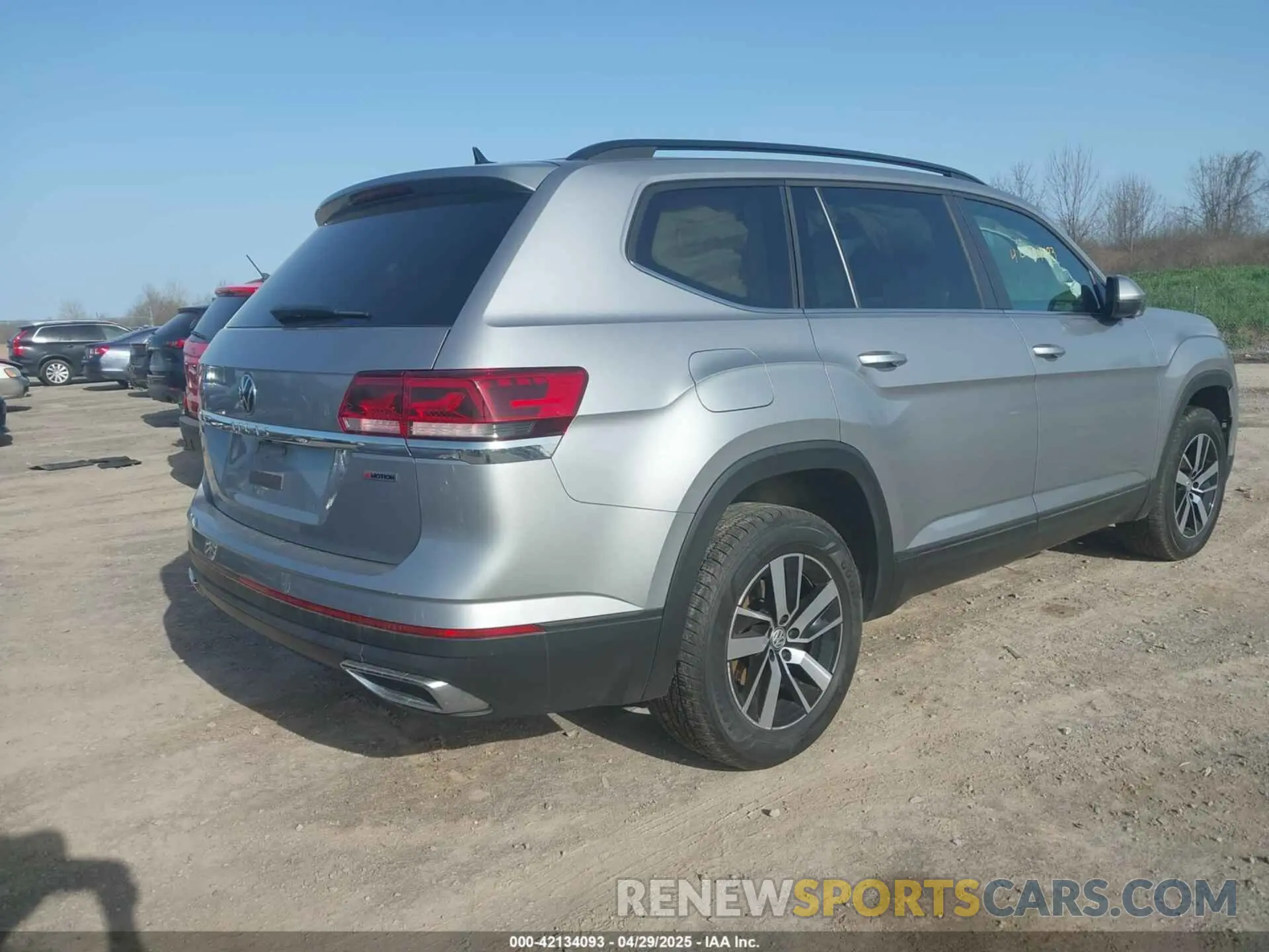 4 Photograph of a damaged car 1V2LP2CA1MC538847 VOLKSWAGEN ATLAS 2021