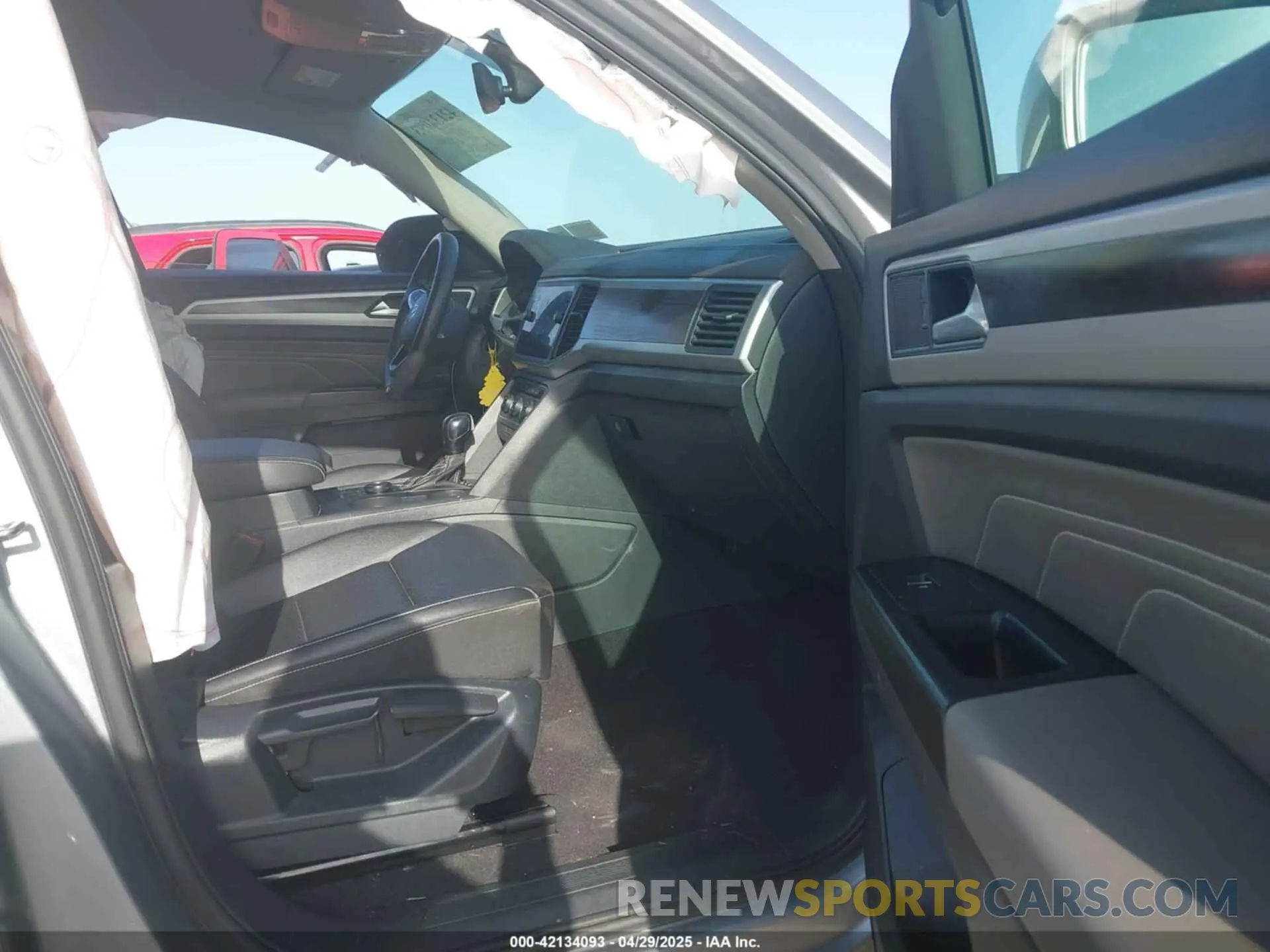 5 Photograph of a damaged car 1V2LP2CA1MC538847 VOLKSWAGEN ATLAS 2021