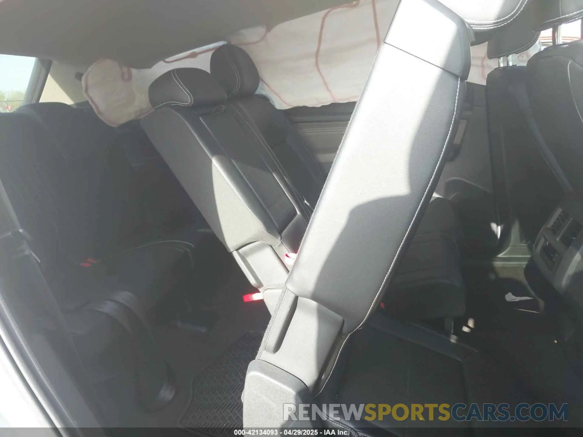 8 Photograph of a damaged car 1V2LP2CA1MC538847 VOLKSWAGEN ATLAS 2021