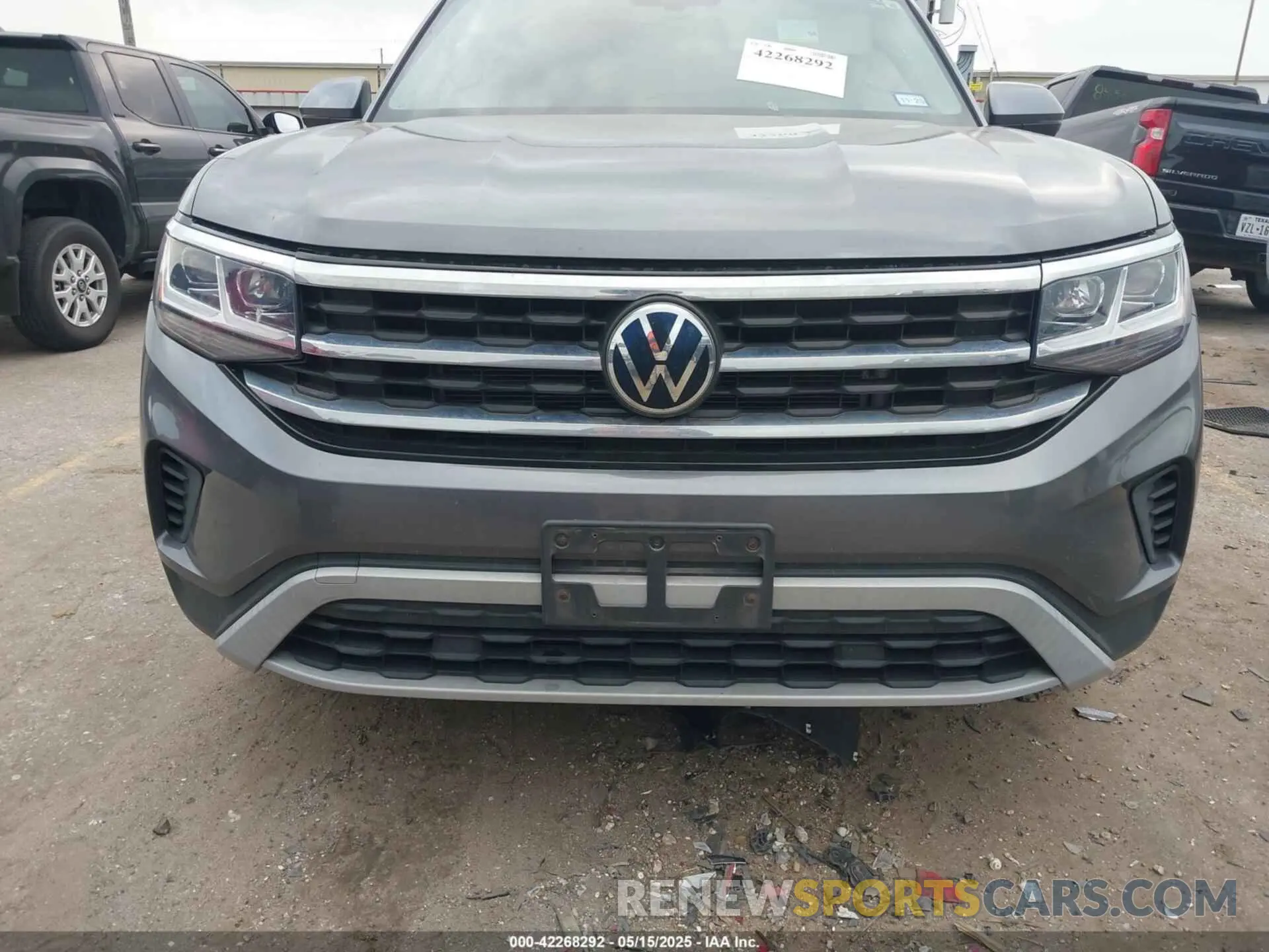12 Photograph of a damaged car 1V2LP2CA3MC589136 VOLKSWAGEN ATLAS 2021