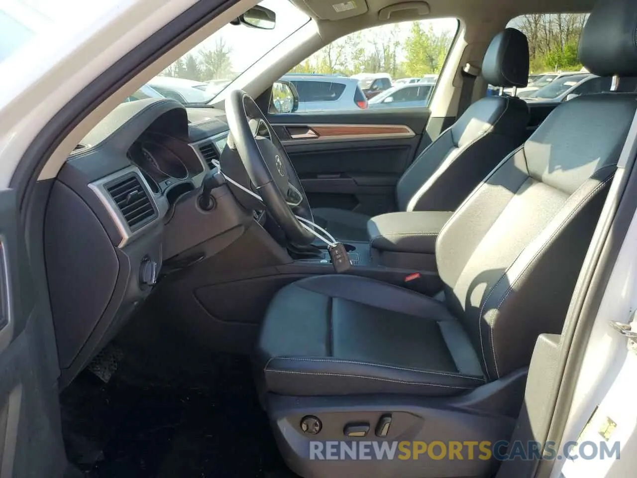 7 Photograph of a damaged car 1V2LP2CA5MC521520 VOLKSWAGEN ATLAS 2021