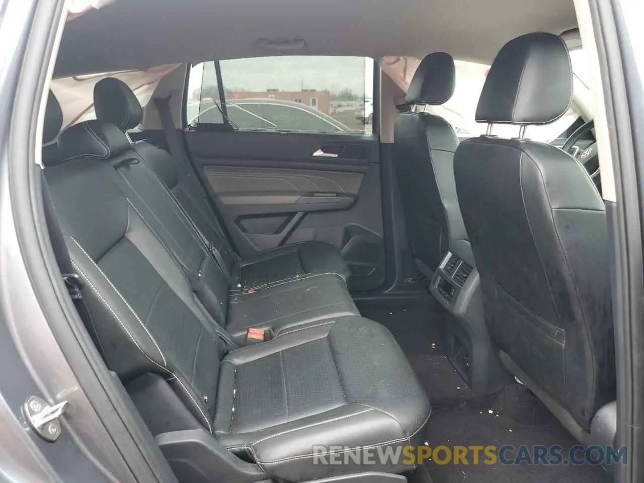 10 Photograph of a damaged car 1V2LP2CA6MC580253 VOLKSWAGEN ATLAS 2021