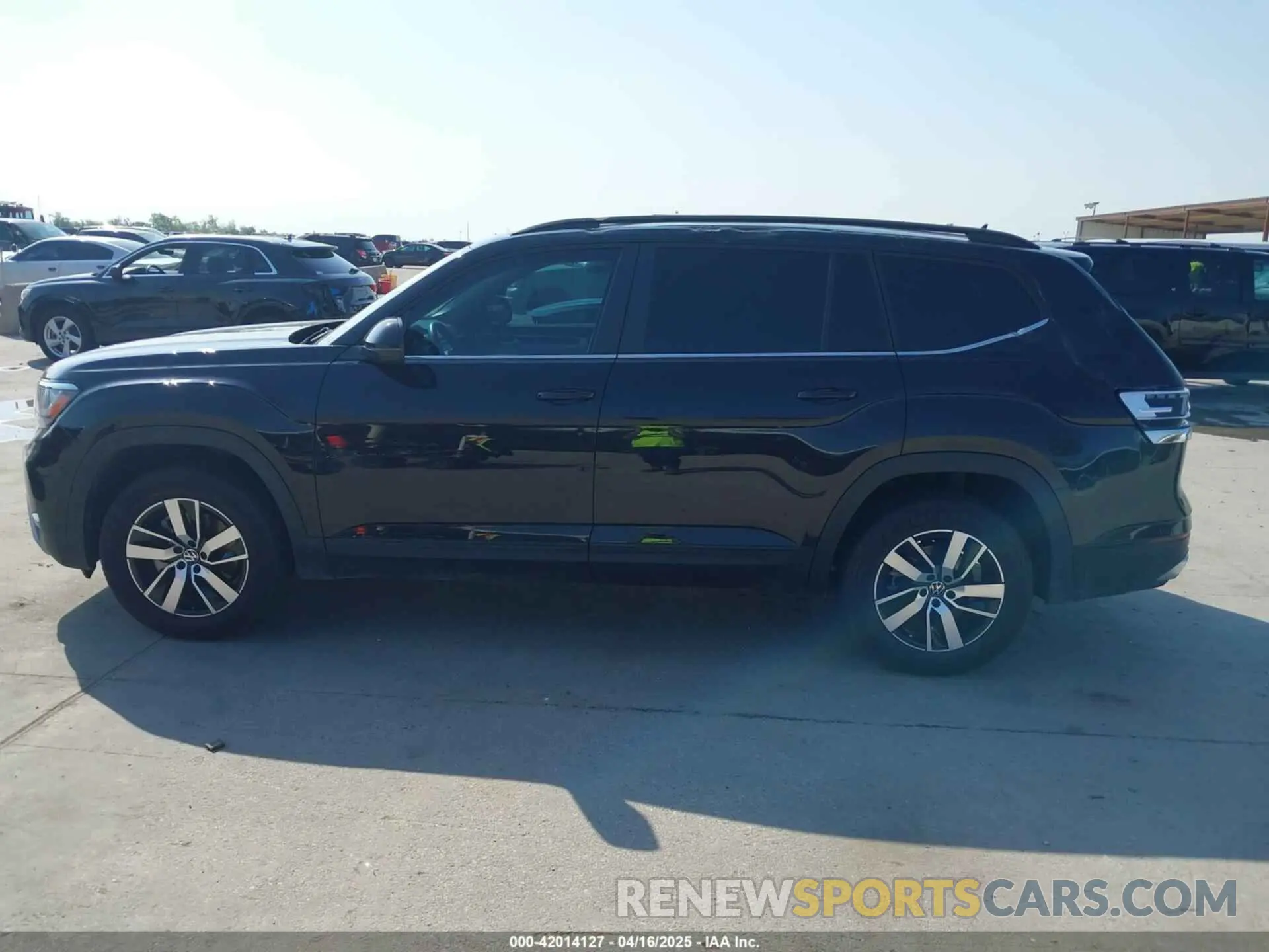 14 Photograph of a damaged car 1V2LP2CA9MC607168 VOLKSWAGEN ATLAS 2021