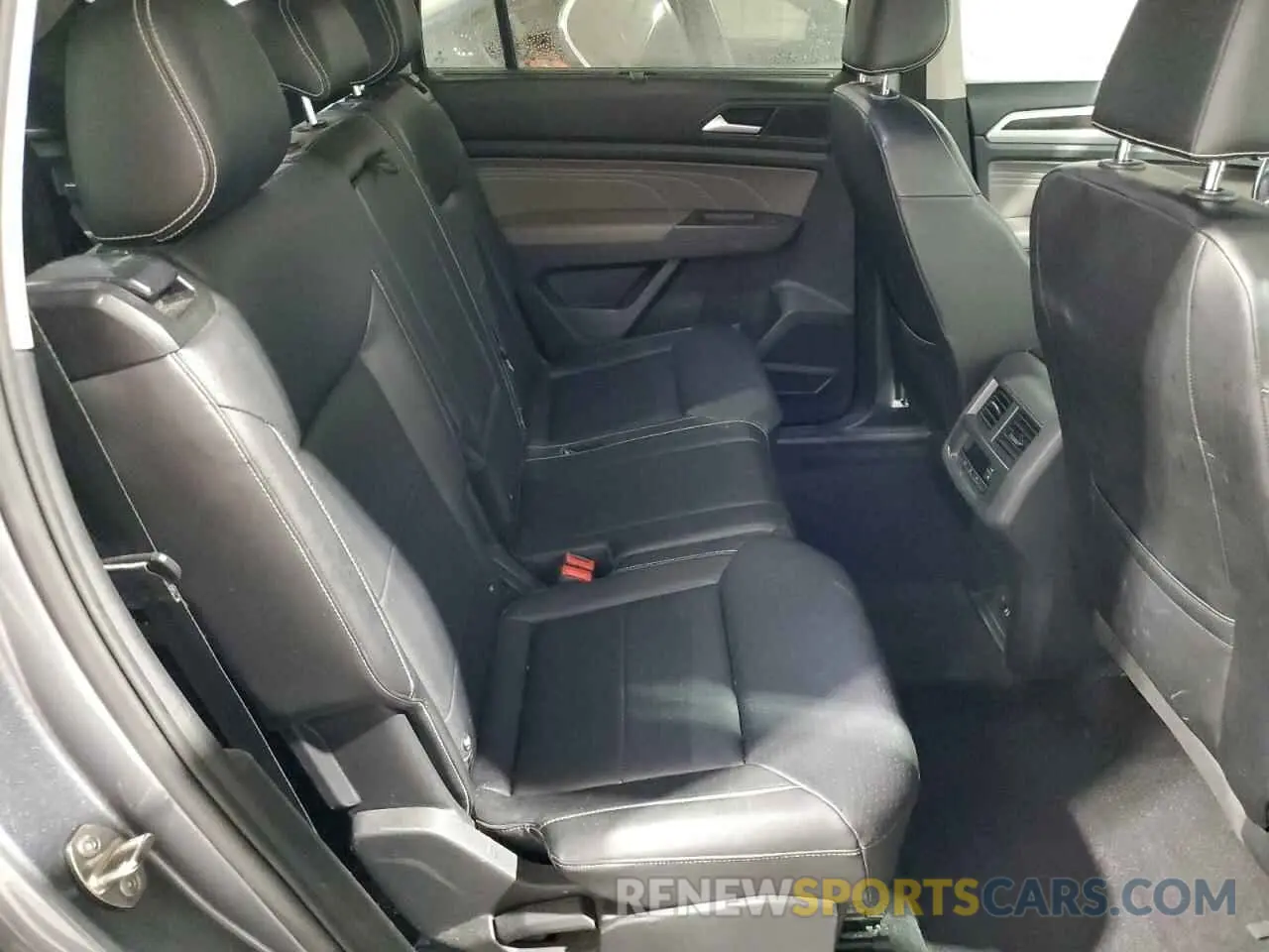 11 Photograph of a damaged car 1V2LP2CAXMC610564 VOLKSWAGEN ATLAS 2021
