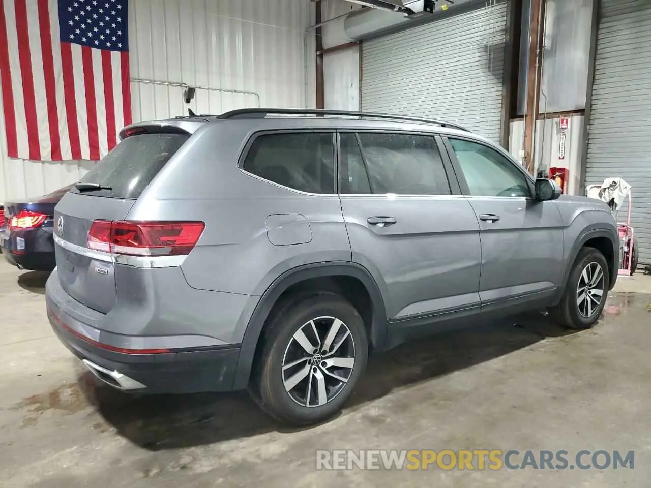 3 Photograph of a damaged car 1V2LP2CAXMC610564 VOLKSWAGEN ATLAS 2021