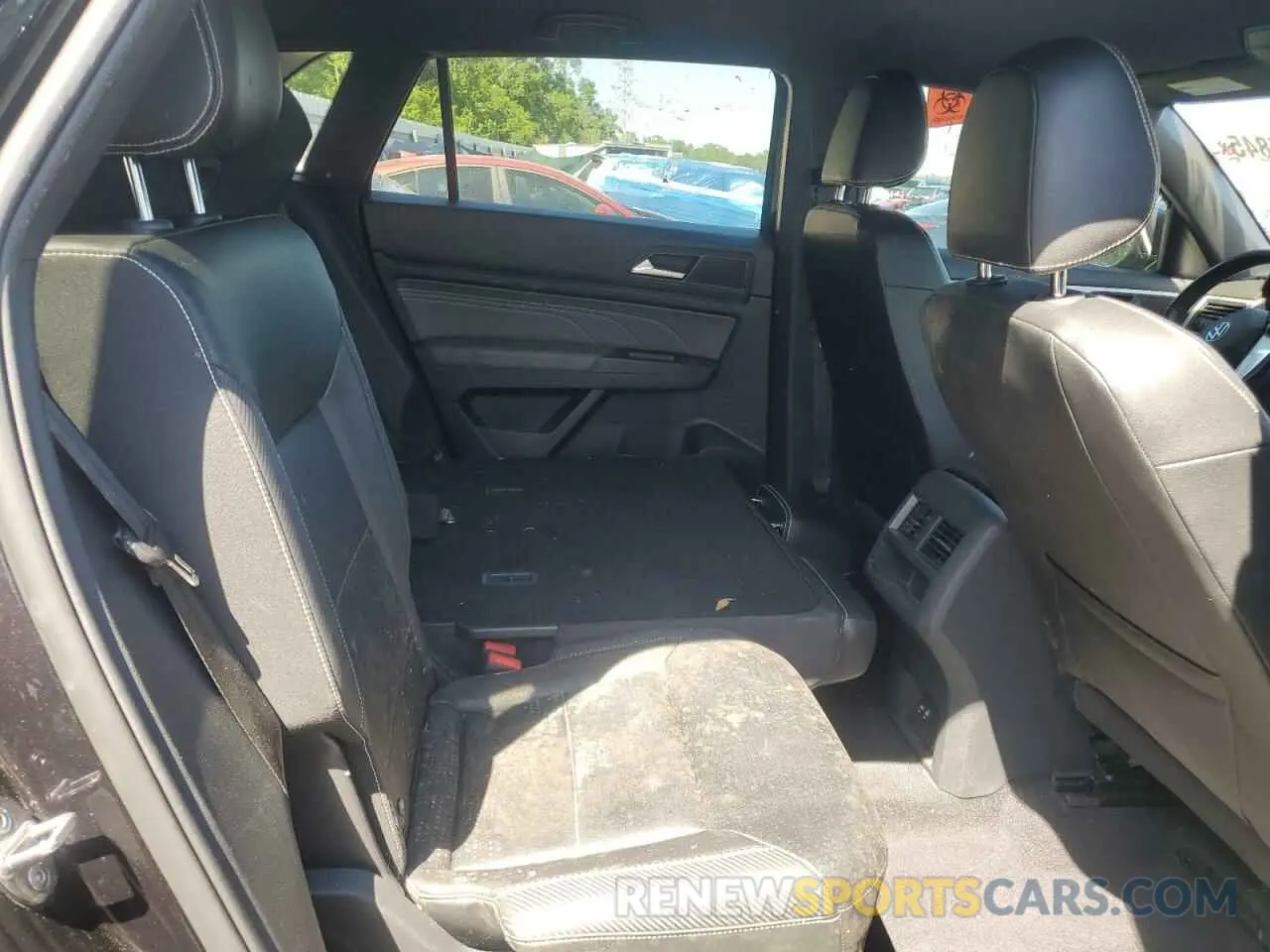 10 Photograph of a damaged car 1V2ME2CA0MC213388 VOLKSWAGEN ATLAS 2021