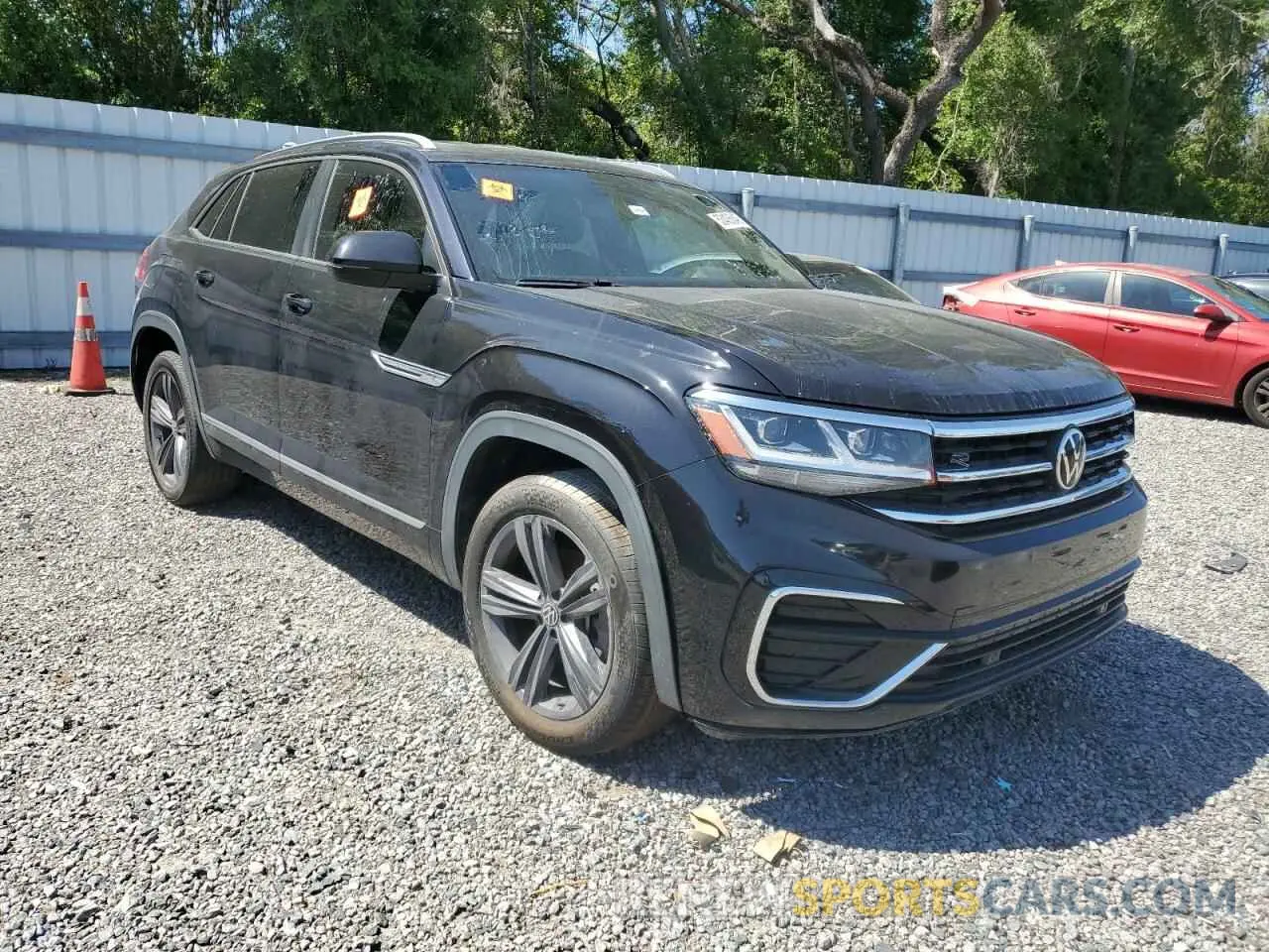 4 Photograph of a damaged car 1V2ME2CA0MC213388 VOLKSWAGEN ATLAS 2021