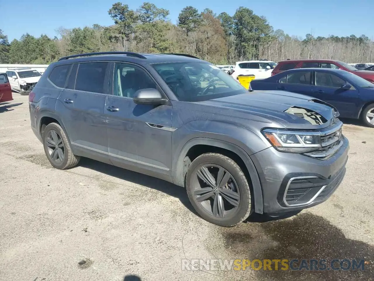 4 Photograph of a damaged car 1V2NR2CA5MC562930 VOLKSWAGEN ATLAS 2021