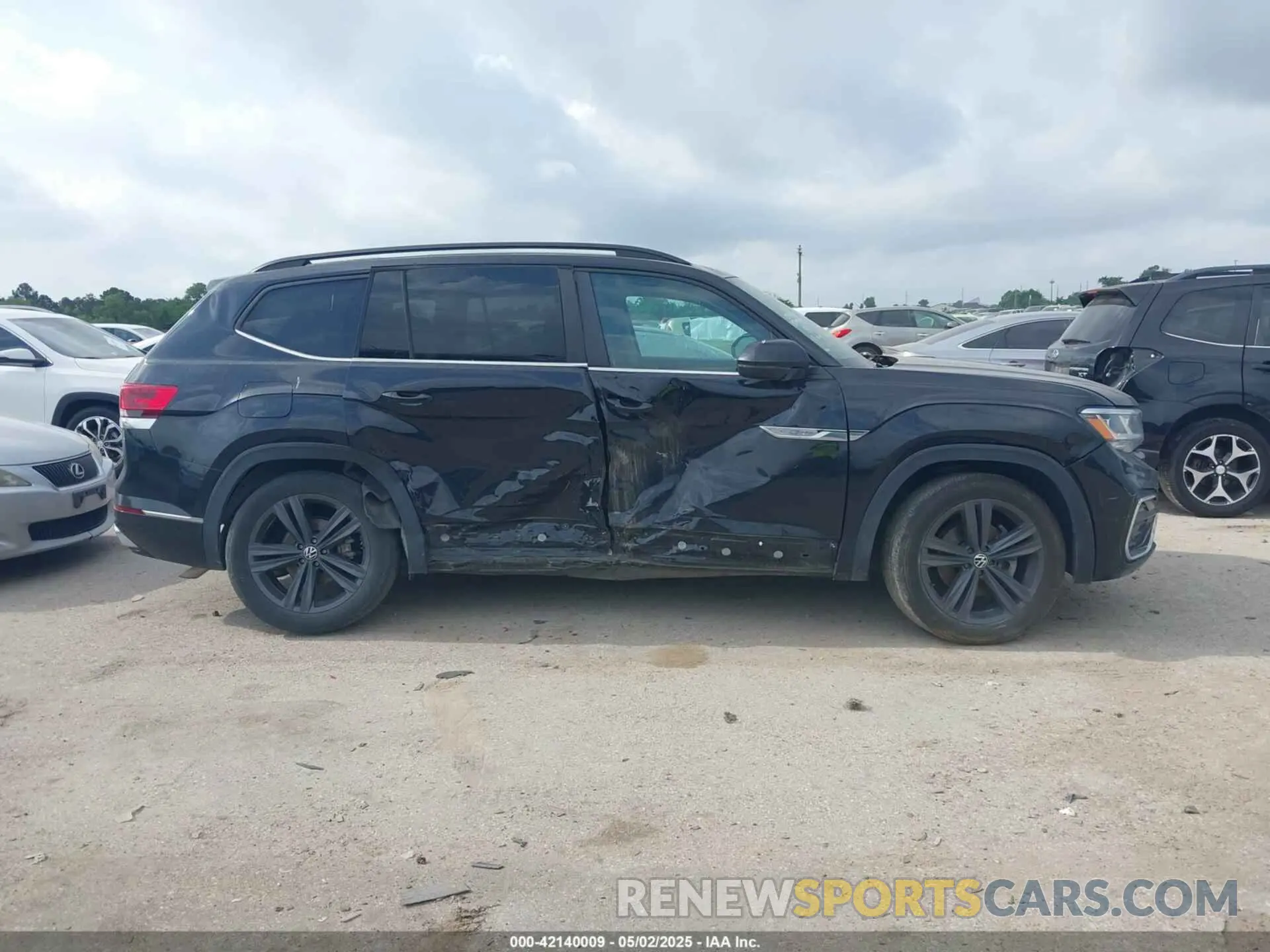 13 Photograph of a damaged car 1V2PR2CA4MC523500 VOLKSWAGEN ATLAS 2021