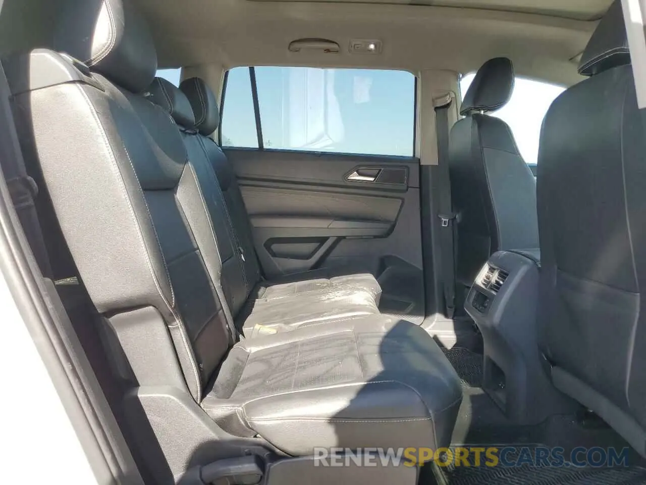 11 Photograph of a damaged car 1V2PR2CA7MC569242 VOLKSWAGEN ATLAS 2021