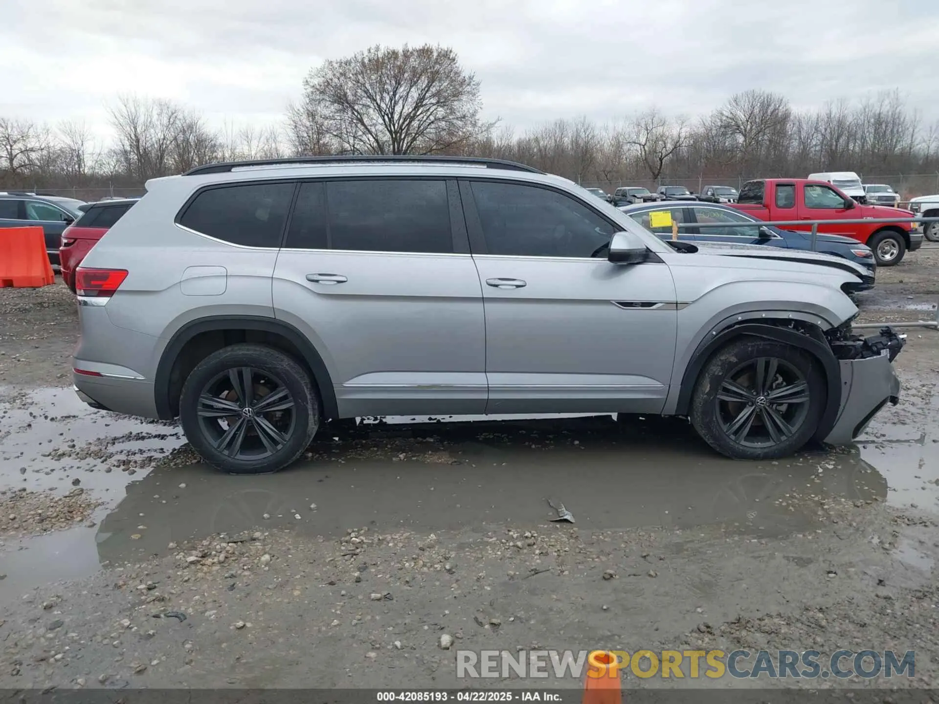 13 Photograph of a damaged car 1V2RR2CA8MC534539 VOLKSWAGEN ATLAS 2021