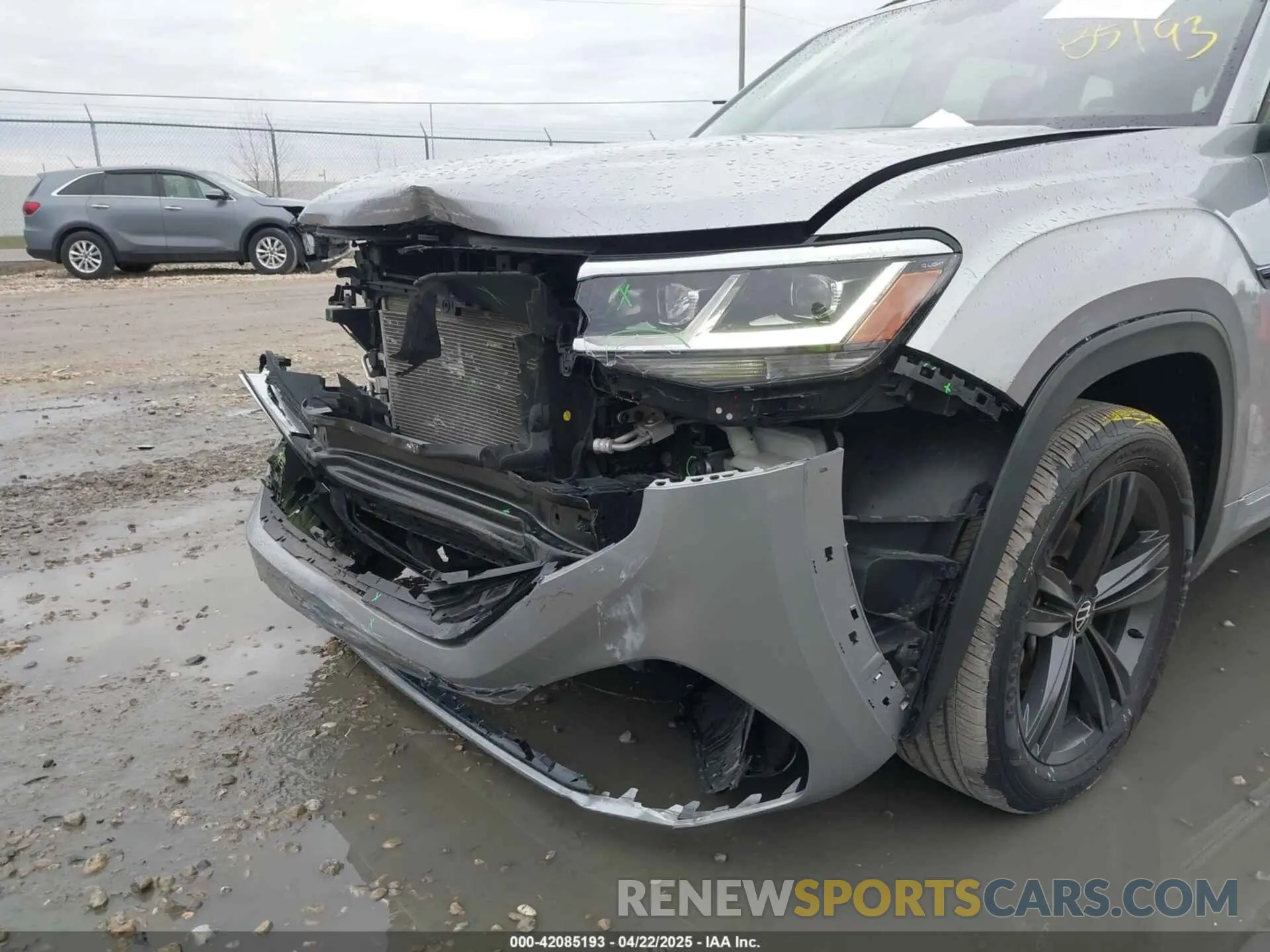 17 Photograph of a damaged car 1V2RR2CA8MC534539 VOLKSWAGEN ATLAS 2021