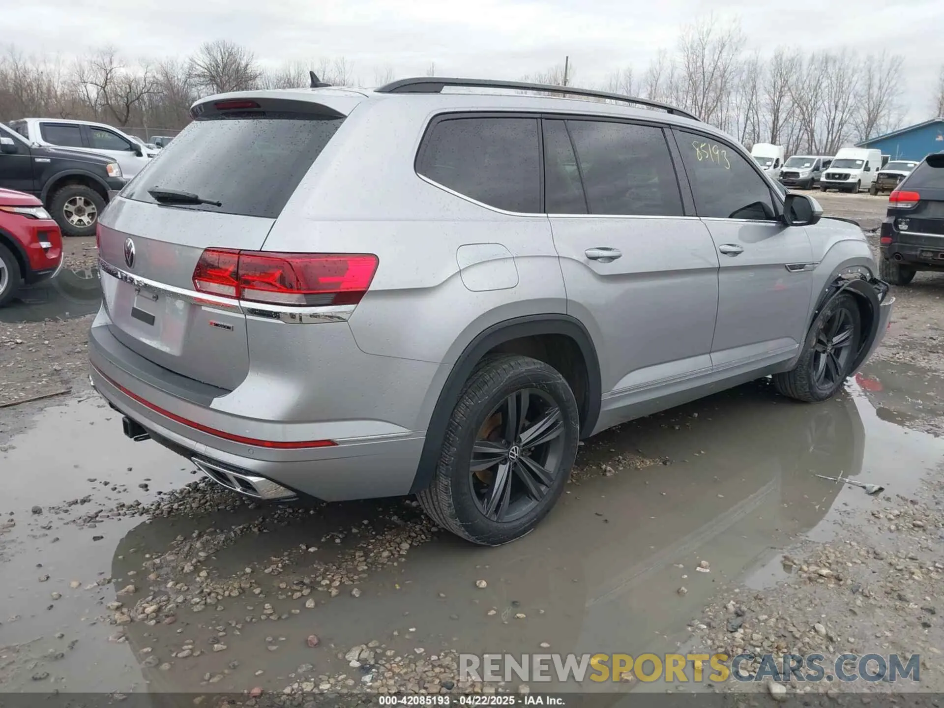 4 Photograph of a damaged car 1V2RR2CA8MC534539 VOLKSWAGEN ATLAS 2021