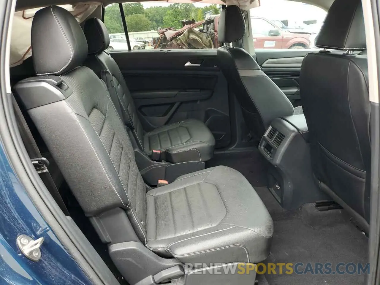 11 Photograph of a damaged car 1V2TR2CA0MC532578 VOLKSWAGEN ATLAS 2021