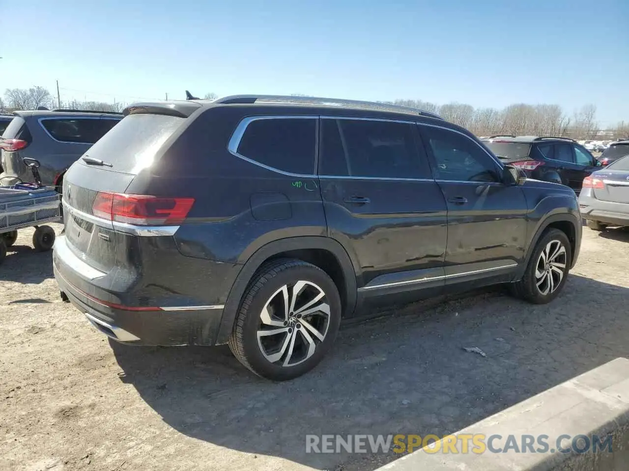 3 Photograph of a damaged car 1V2TR2CA1MC585144 VOLKSWAGEN ATLAS 2021