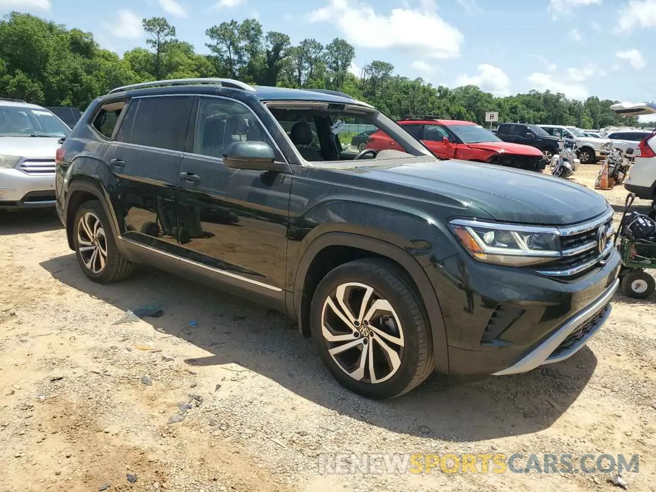 4 Photograph of a damaged car 1V2TR2CA7MC514918 VOLKSWAGEN ATLAS 2021