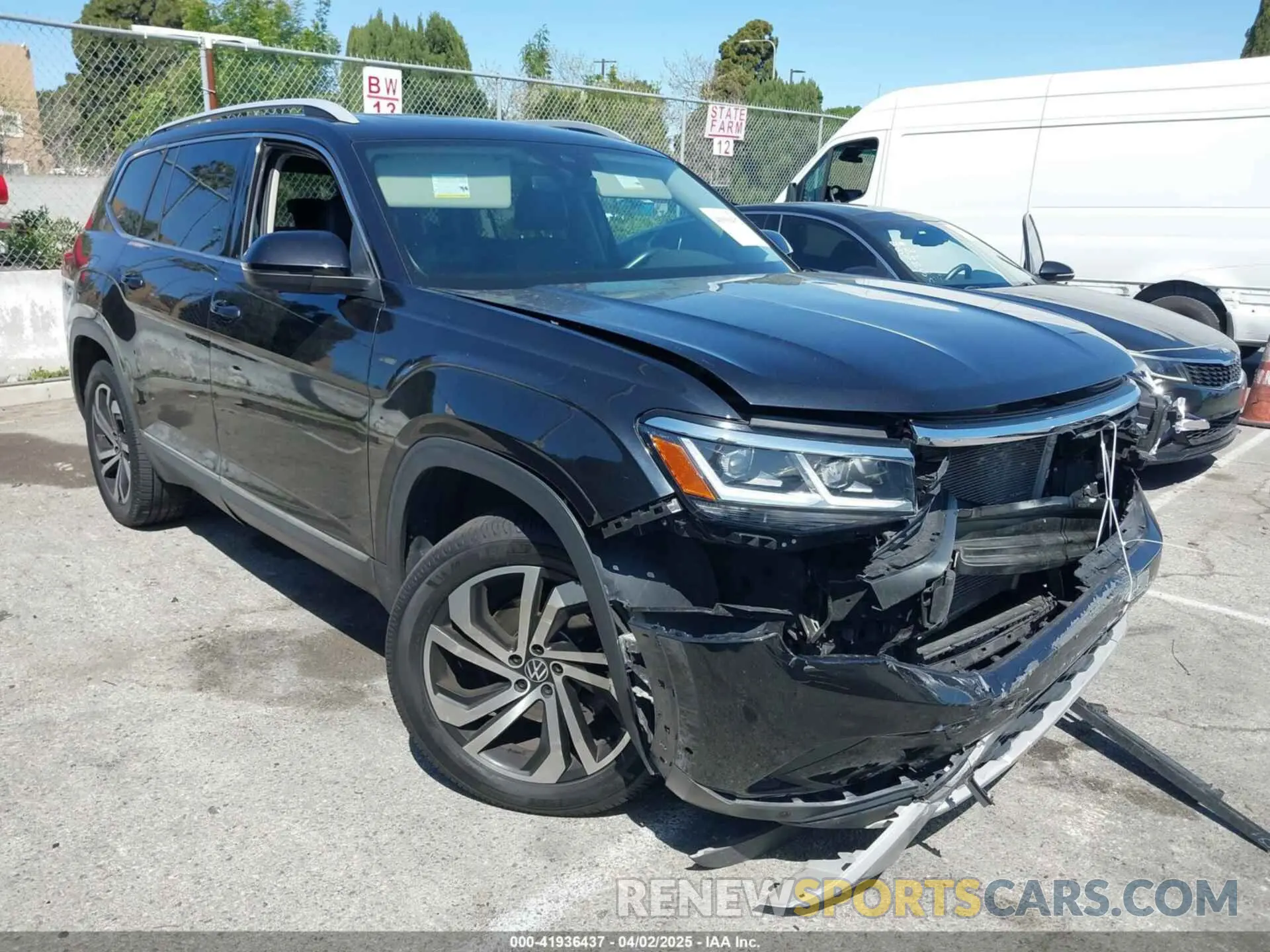 1 Photograph of a damaged car 1V2TR2CA8MC512367 VOLKSWAGEN ATLAS 2021