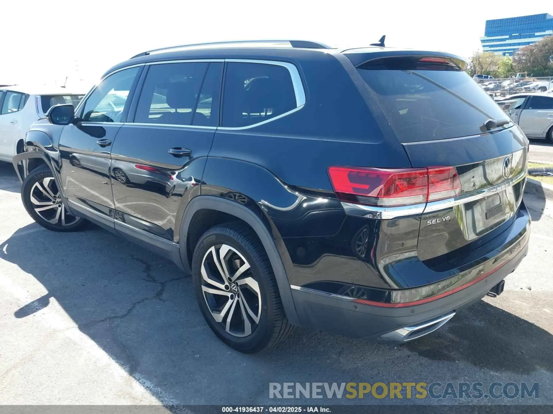 14 Photograph of a damaged car 1V2TR2CA8MC512367 VOLKSWAGEN ATLAS 2021