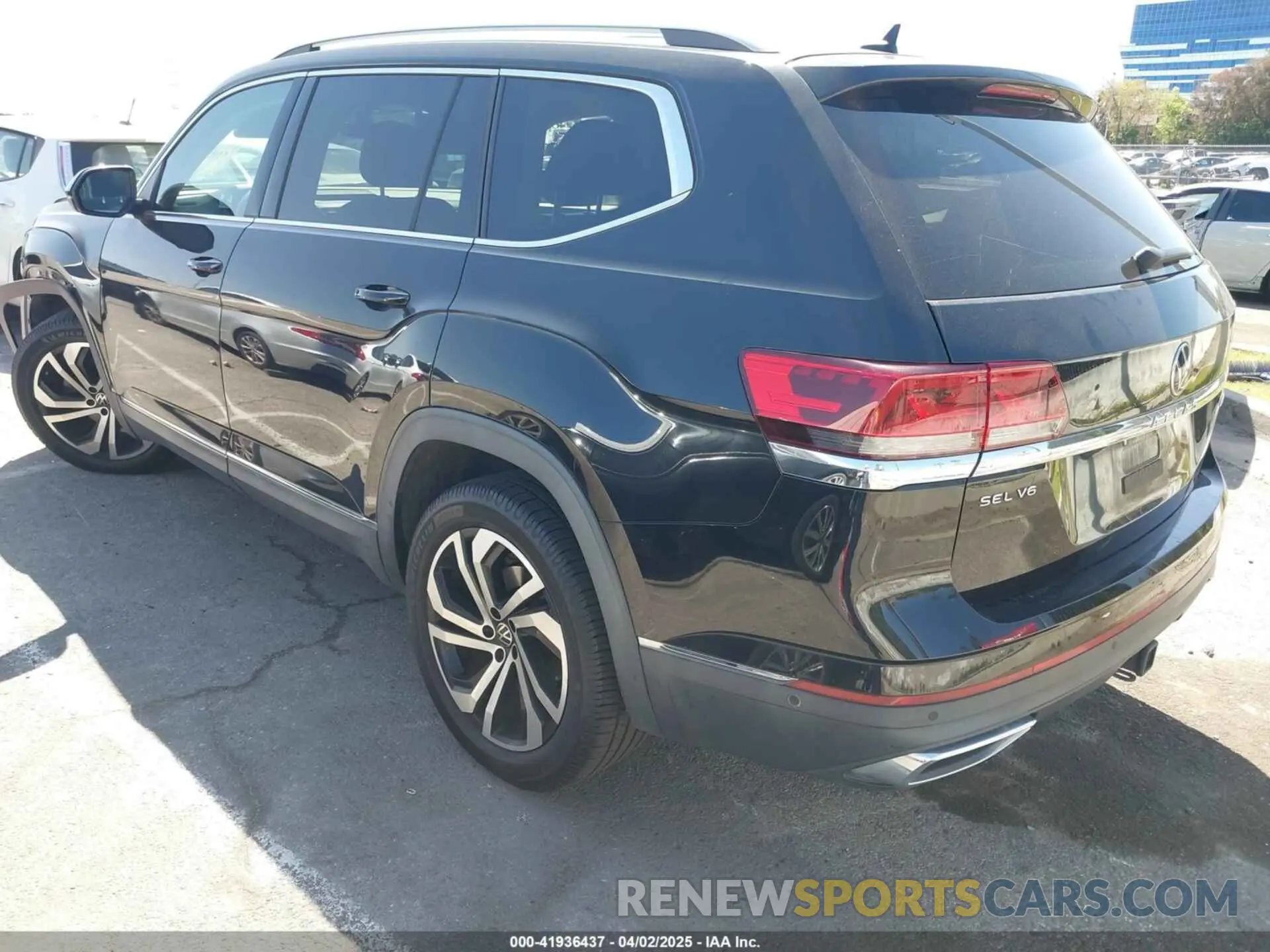 3 Photograph of a damaged car 1V2TR2CA8MC512367 VOLKSWAGEN ATLAS 2021