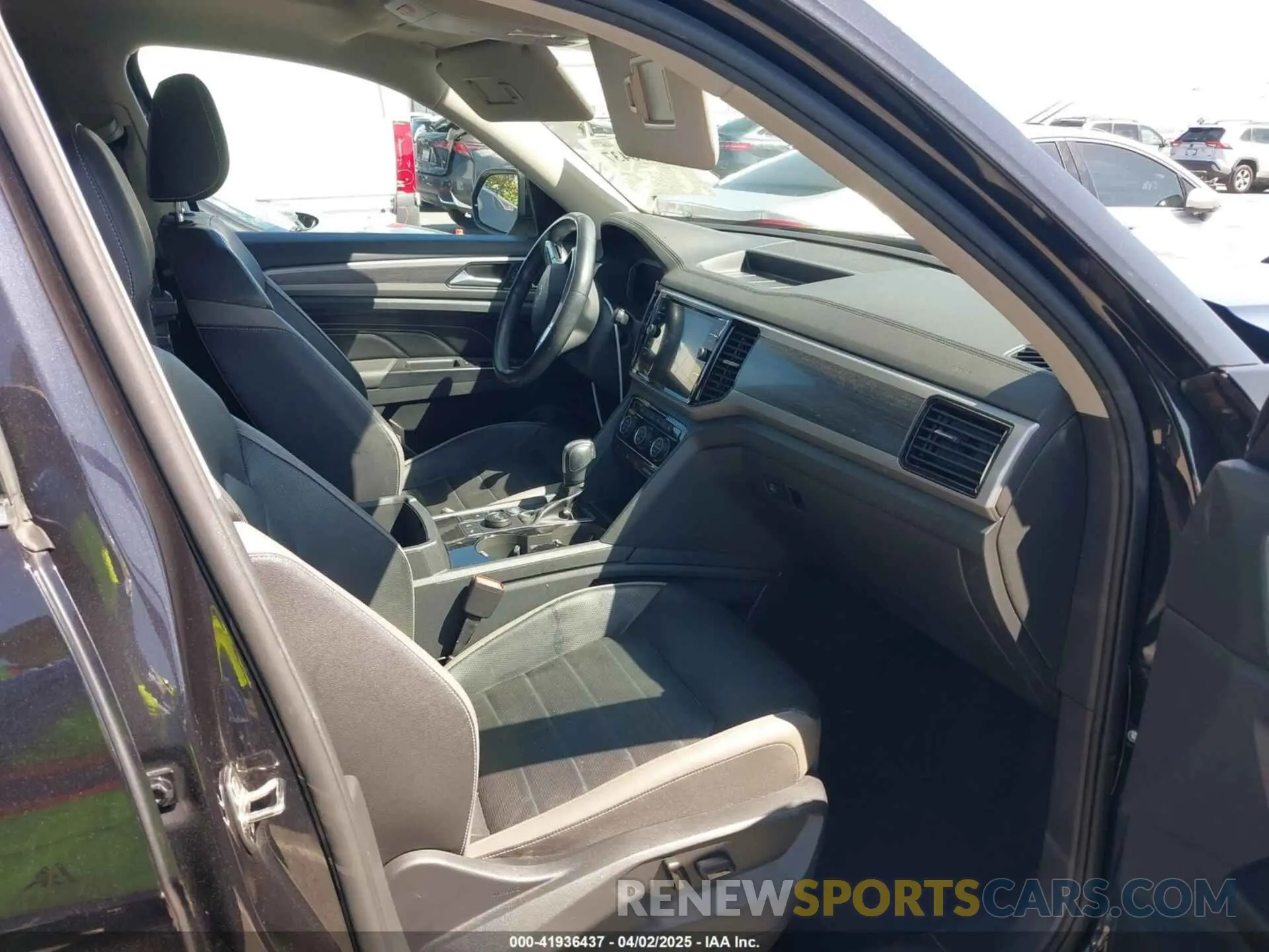 5 Photograph of a damaged car 1V2TR2CA8MC512367 VOLKSWAGEN ATLAS 2021
