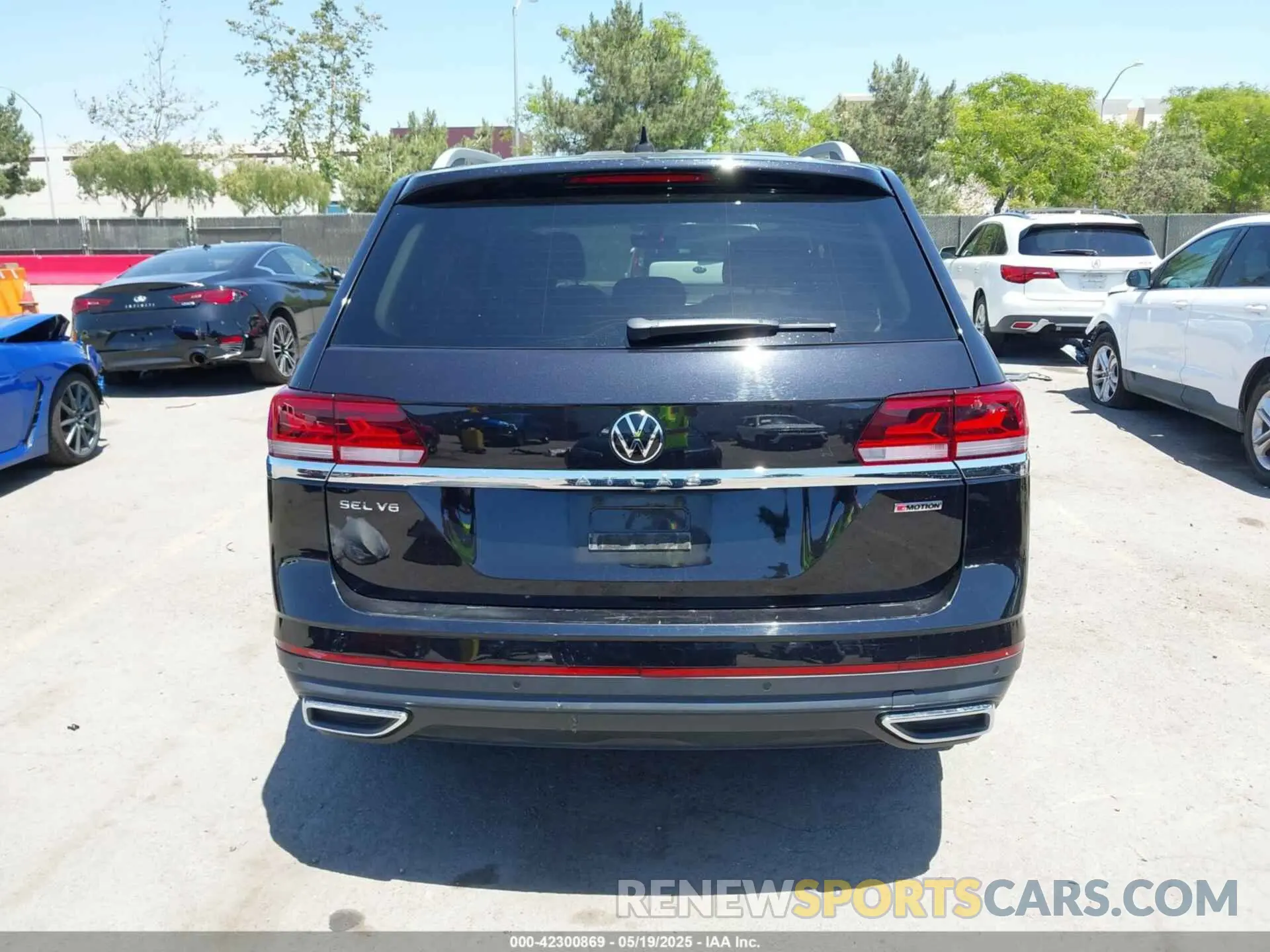 16 Photograph of a damaged car 1V2TR2CA9MC598336 VOLKSWAGEN ATLAS 2021