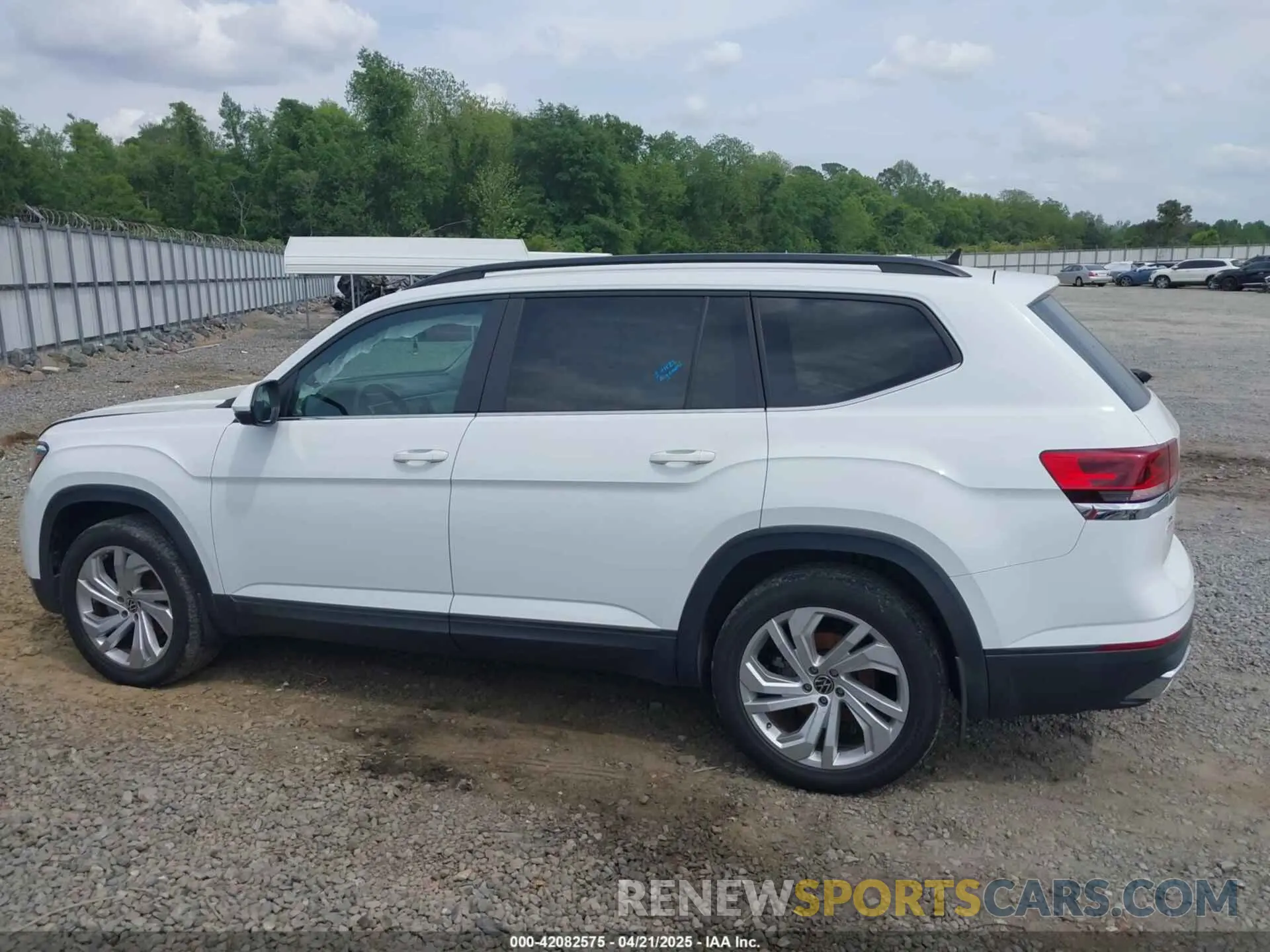 14 Photograph of a damaged car 1V2WP2CA3MC527040 VOLKSWAGEN ATLAS 2021