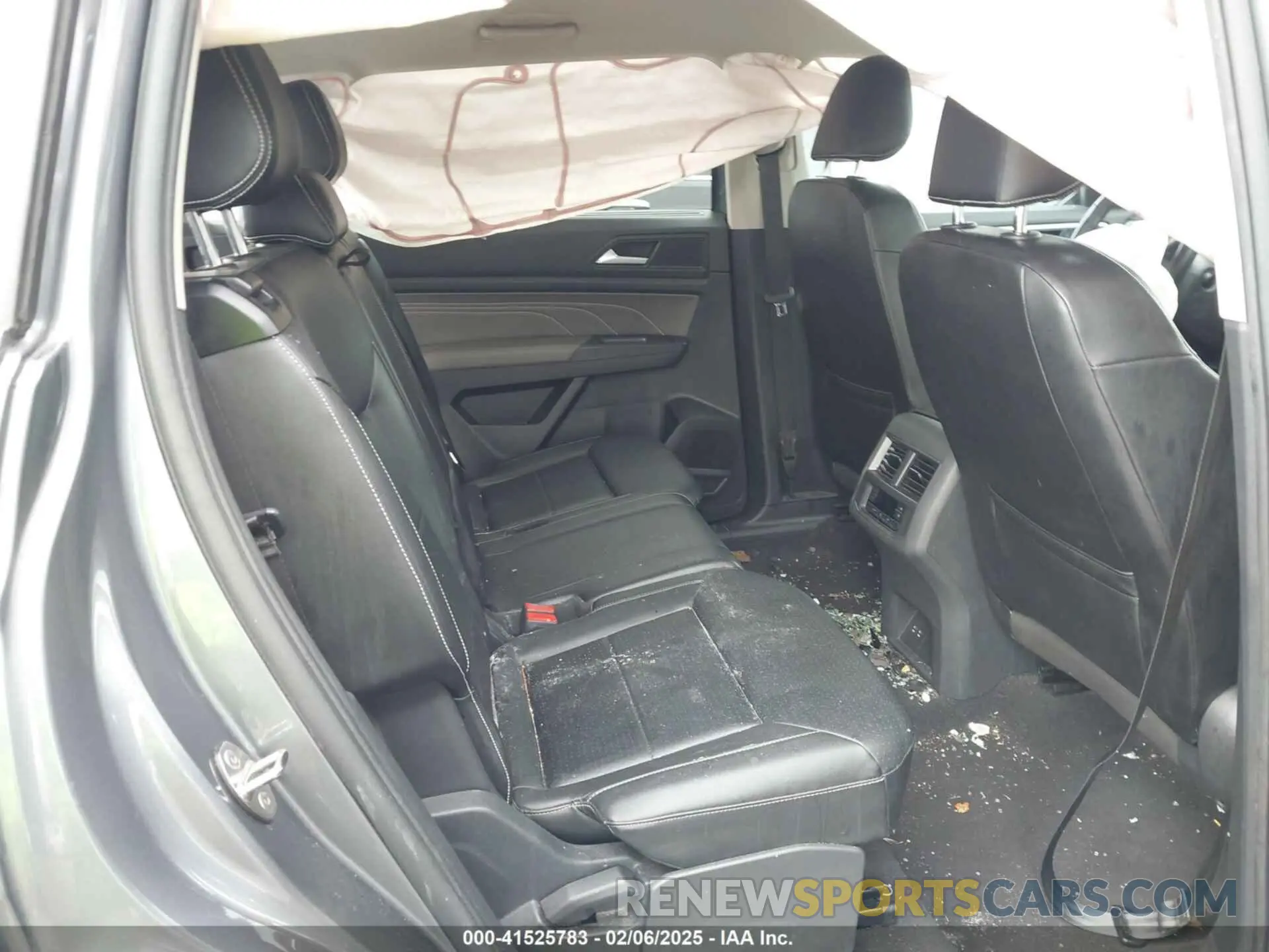 8 Photograph of a damaged car 1V2WR2CA0MC585259 VOLKSWAGEN ATLAS 2021