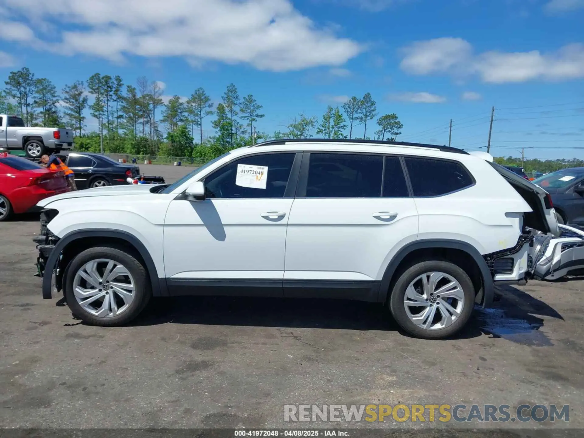 14 Photograph of a damaged car 1V2WR2CA2MC529355 VOLKSWAGEN ATLAS 2021