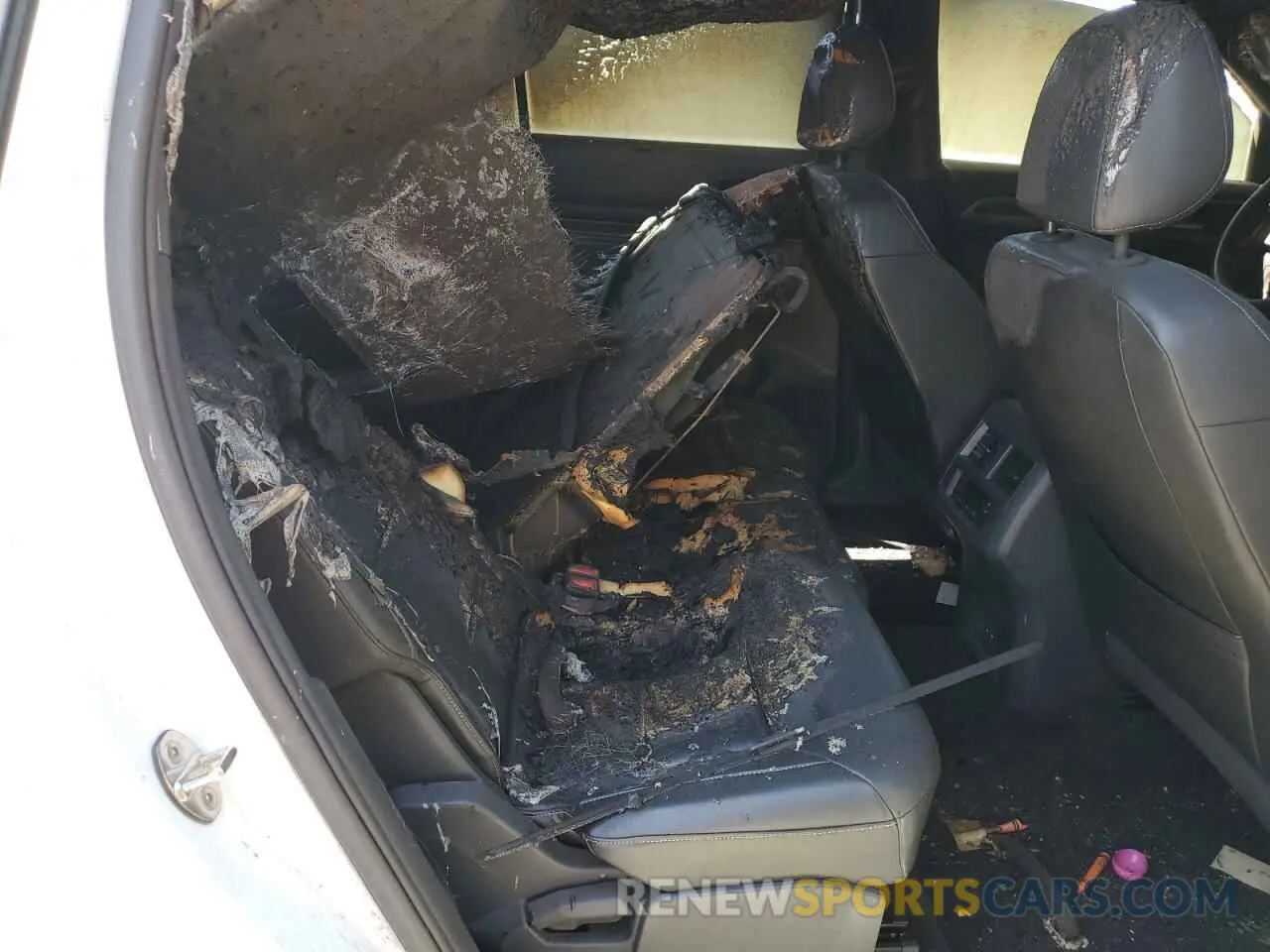 10 Photograph of a damaged car 1V2WR2CA3MC581108 VOLKSWAGEN ATLAS 2021