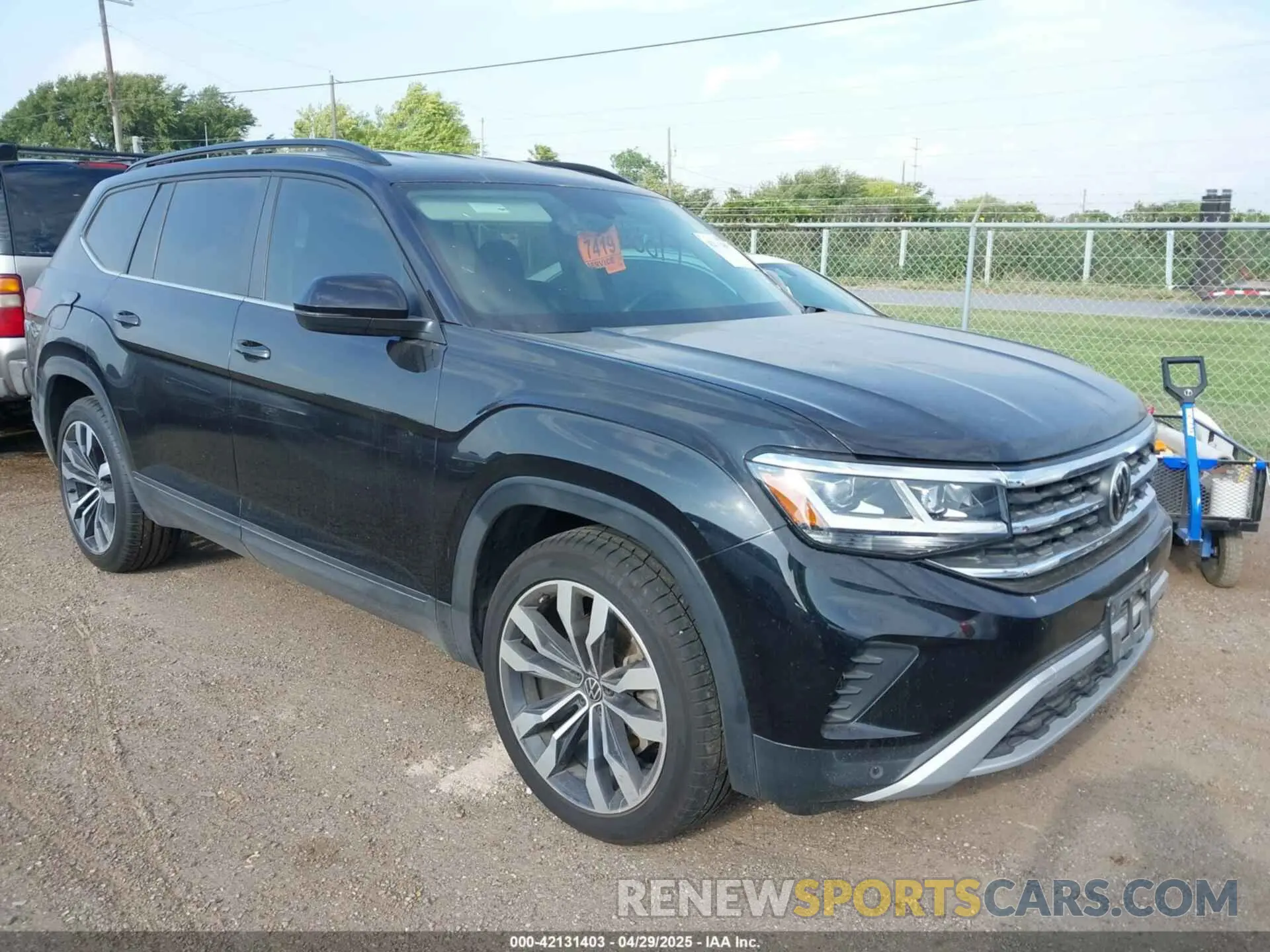 1 Photograph of a damaged car 1V2WR2CA5MC596161 VOLKSWAGEN ATLAS 2021