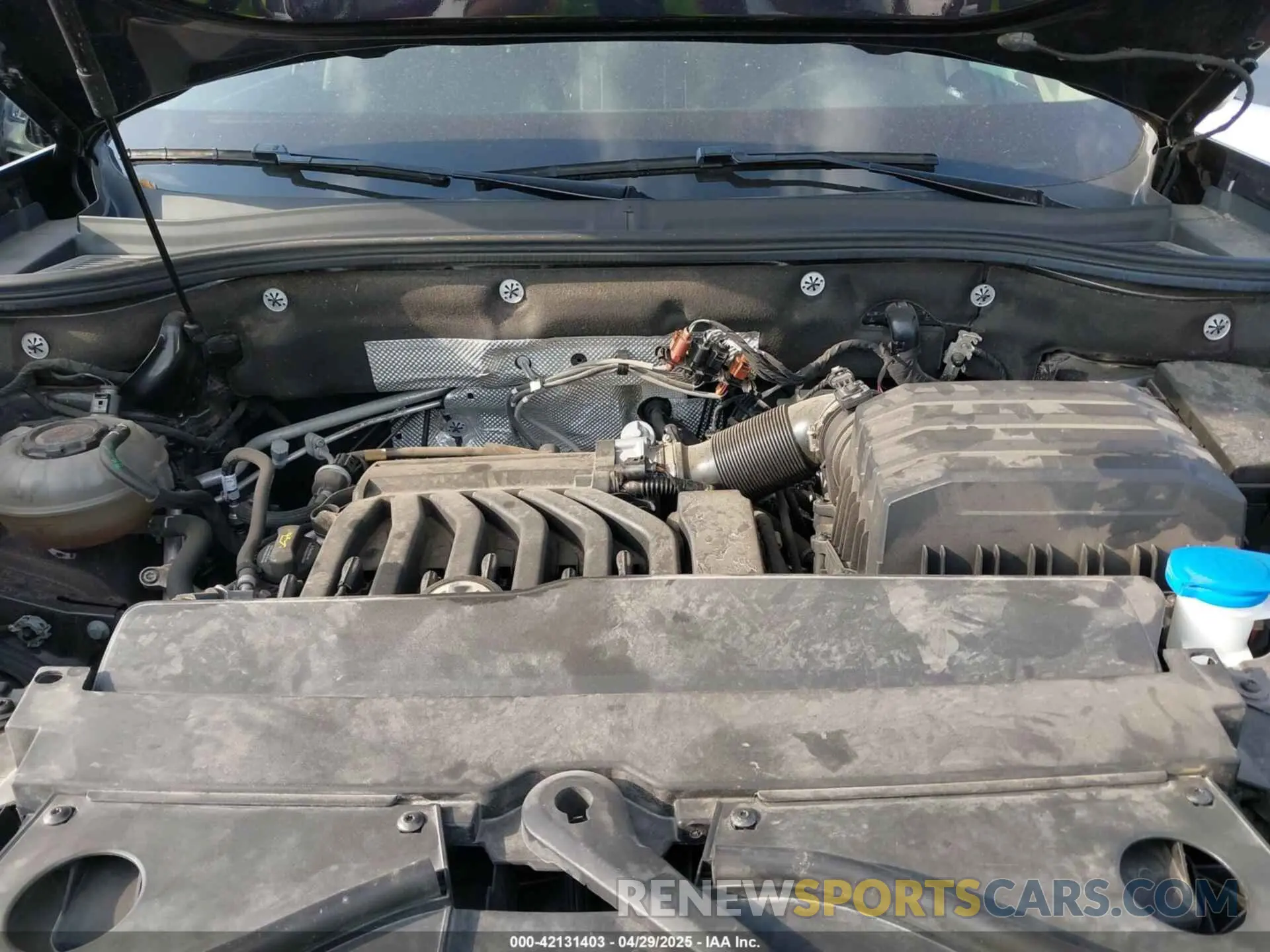 10 Photograph of a damaged car 1V2WR2CA5MC596161 VOLKSWAGEN ATLAS 2021